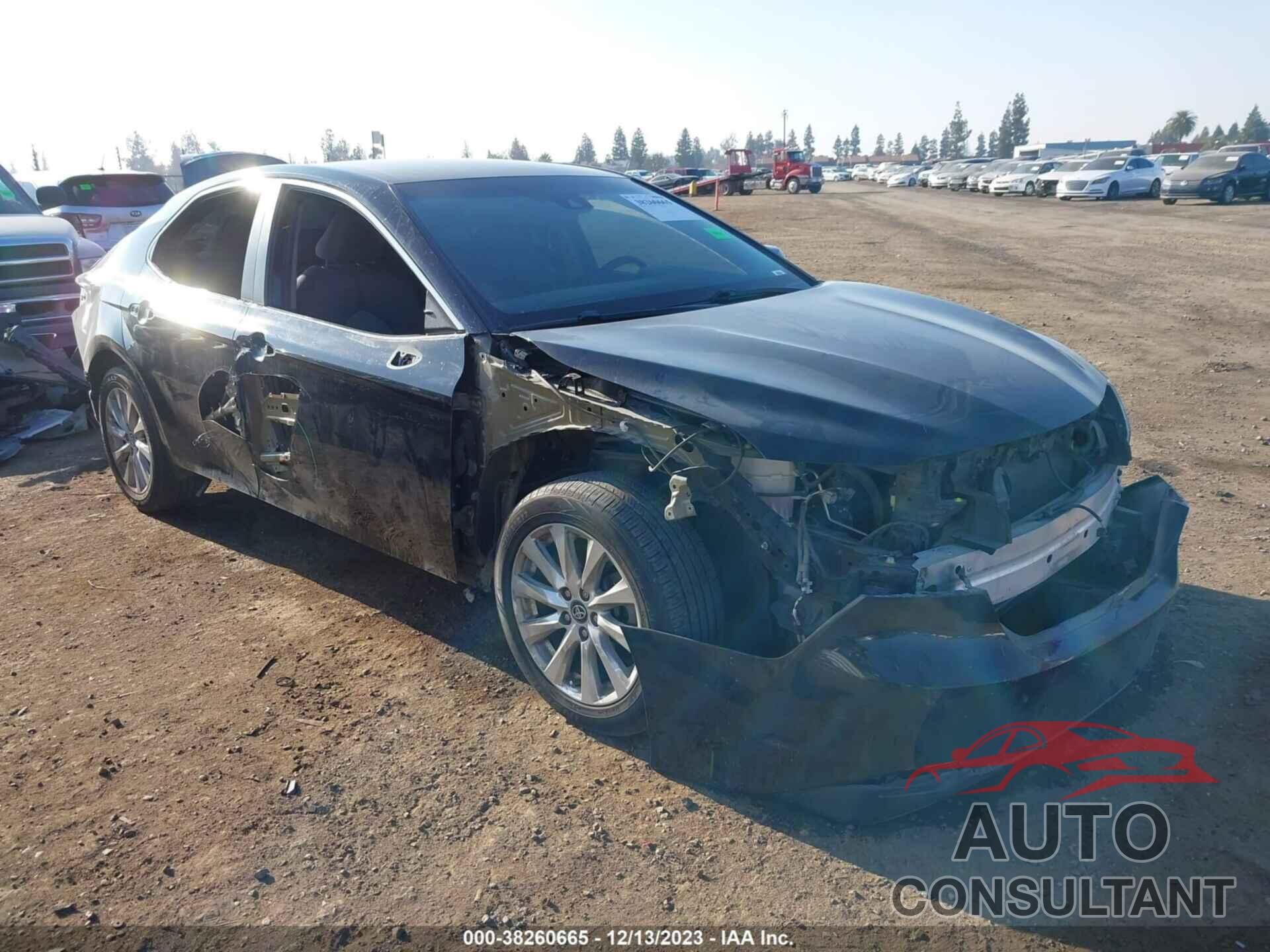 TOYOTA CAMRY 2018 - 4T1B11HK3JU146142