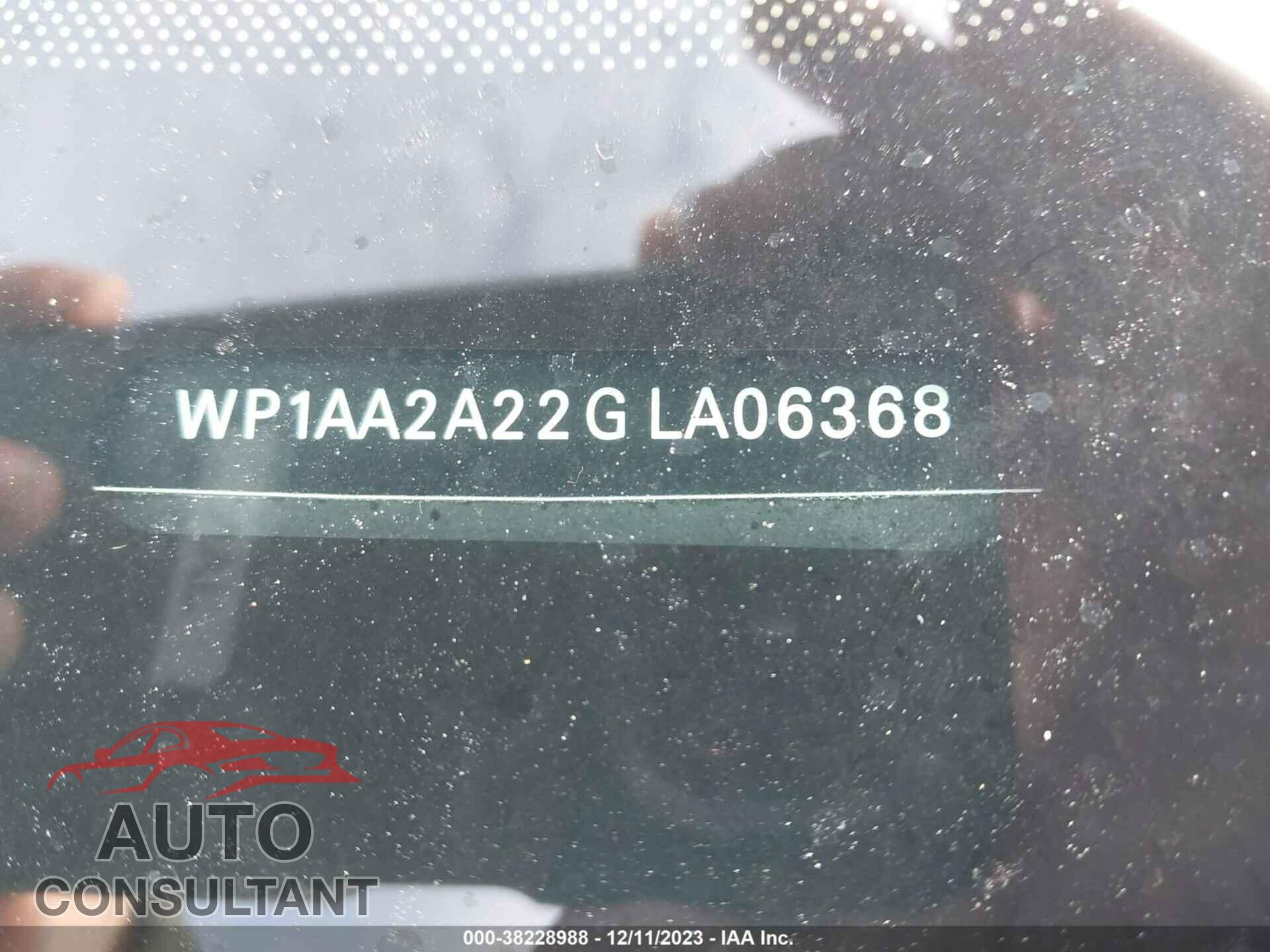 PORSCHE CAYENNE 2016 - WP1AA2A22GLA06368