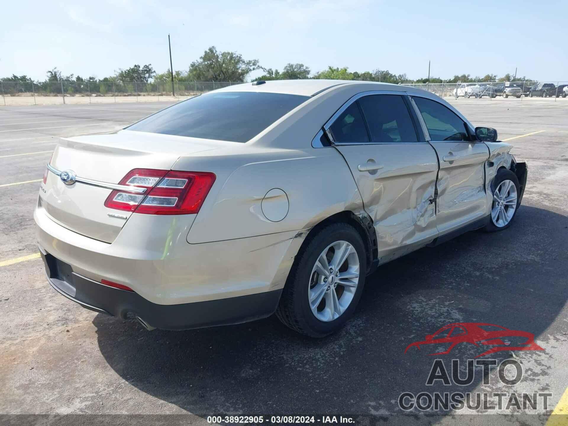 FORD TAURUS 2018 - 1FAHP2D81JG134685