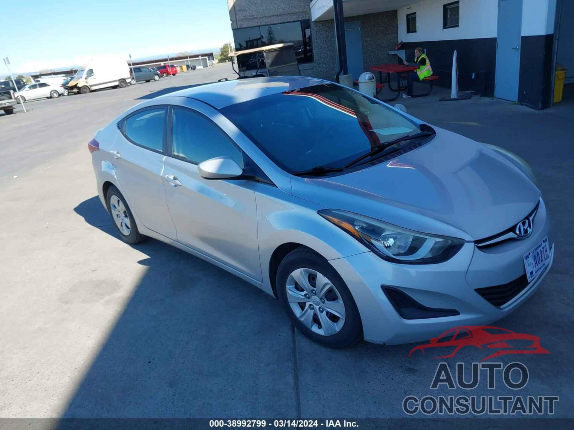 HYUNDAI ELANTRA 2016 - 5NPDH4AE8GH681887