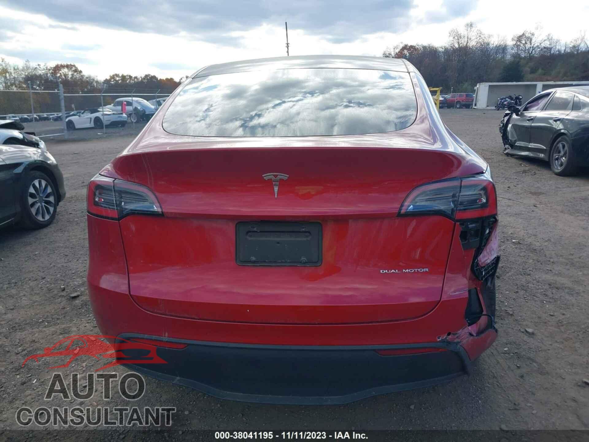 TESLA MODEL Y 2021 - 5YJYGDEEXMF070767