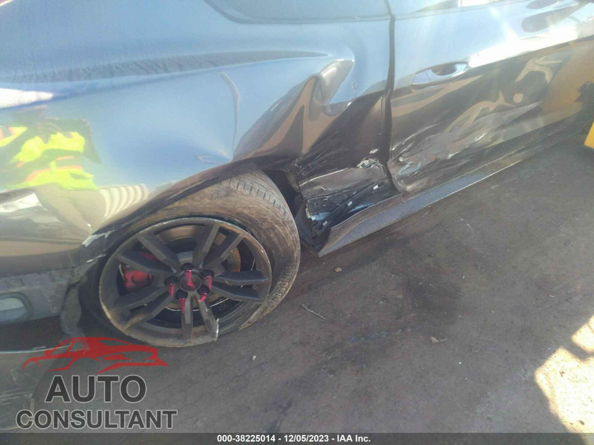 FORD MUSTANG 2017 - 1FA6P8CF2H5266502