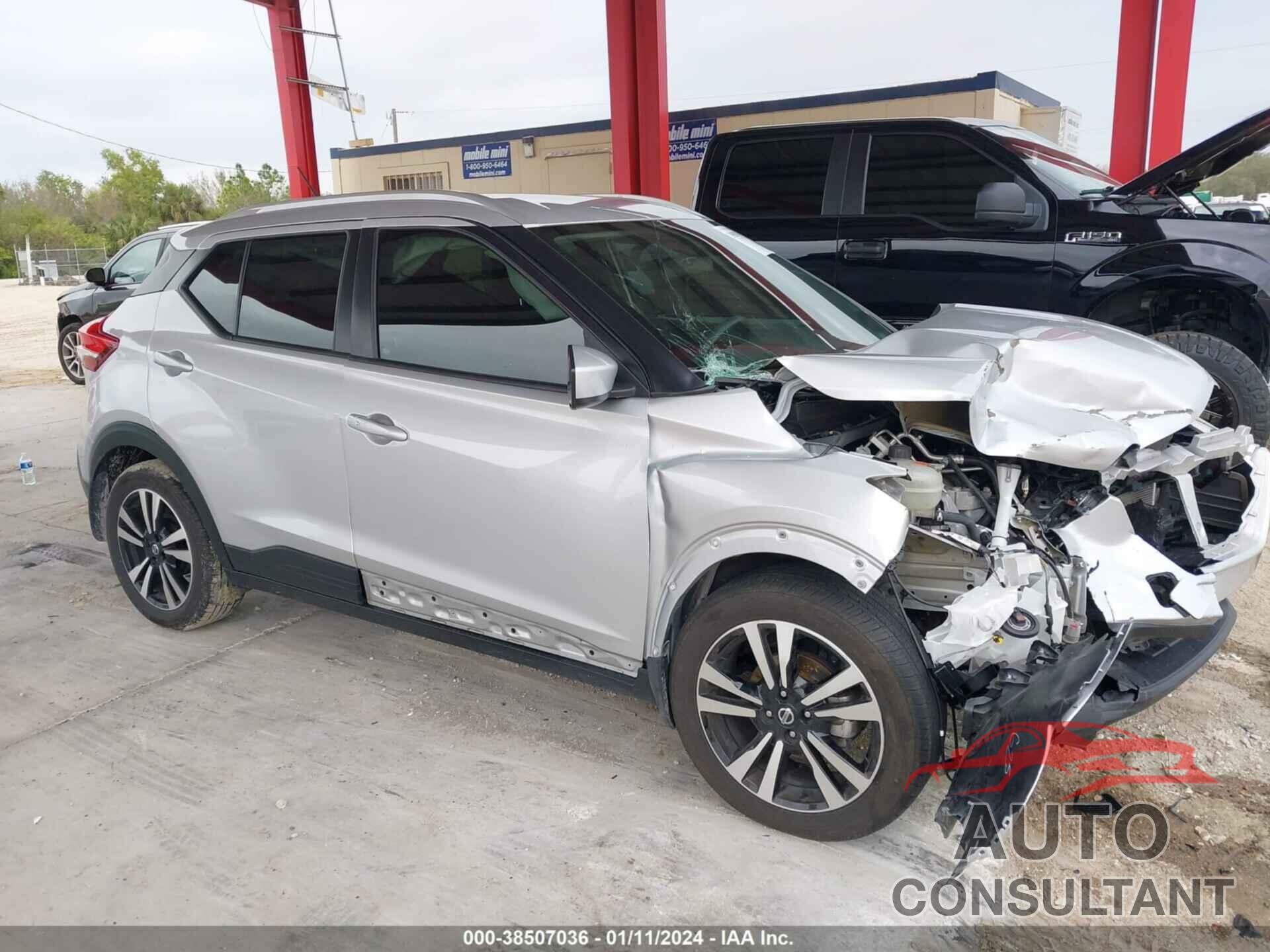 NISSAN KICKS 2018 - 3N1CP5CU2JL537464