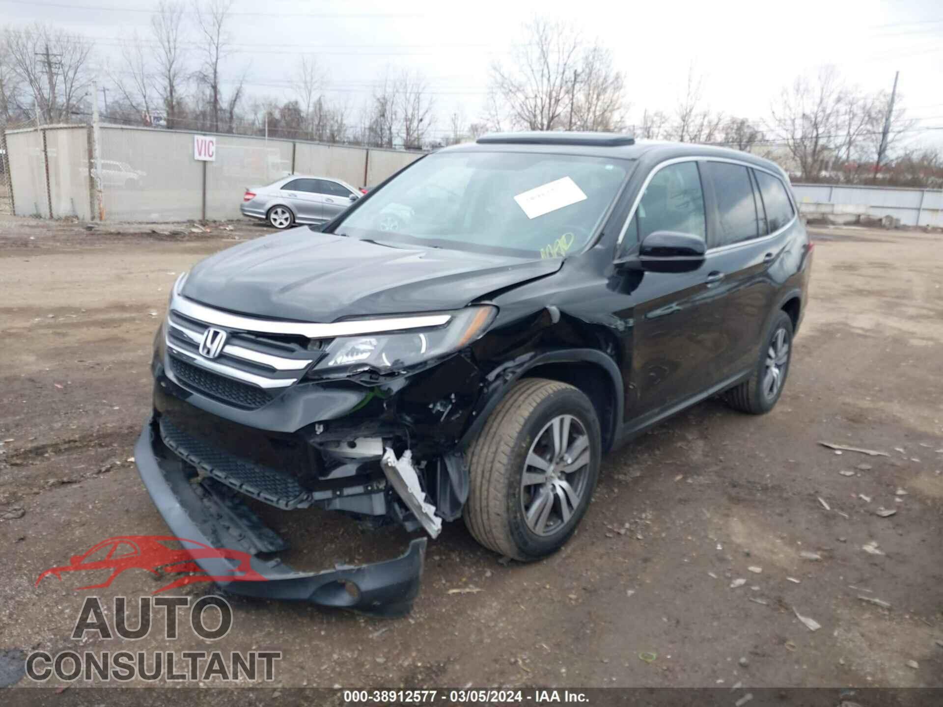 HONDA PILOT 2017 - 5FNYF6H70HB102756