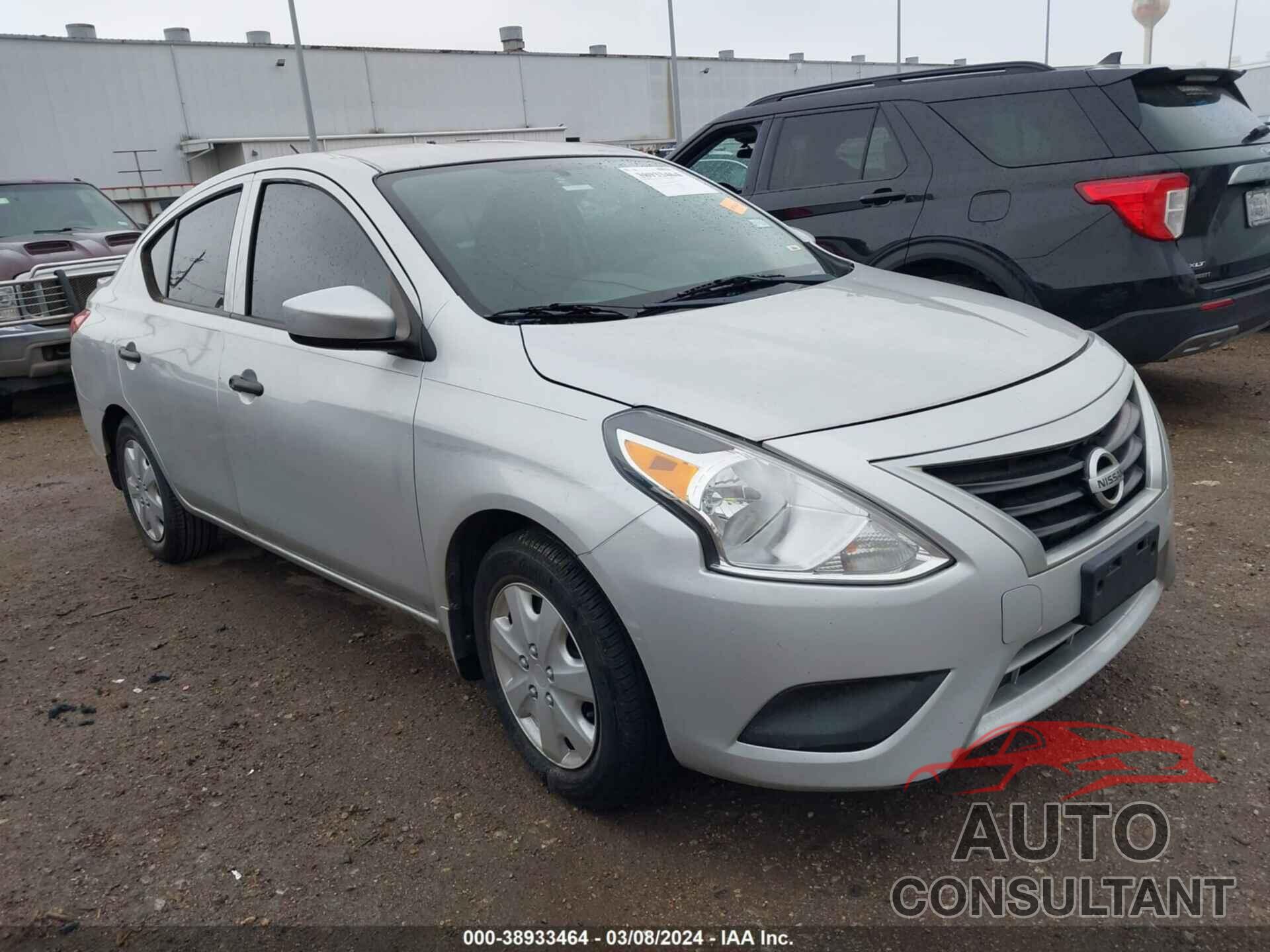 NISSAN VERSA 2018 - 3N1CN7AP4JL813500