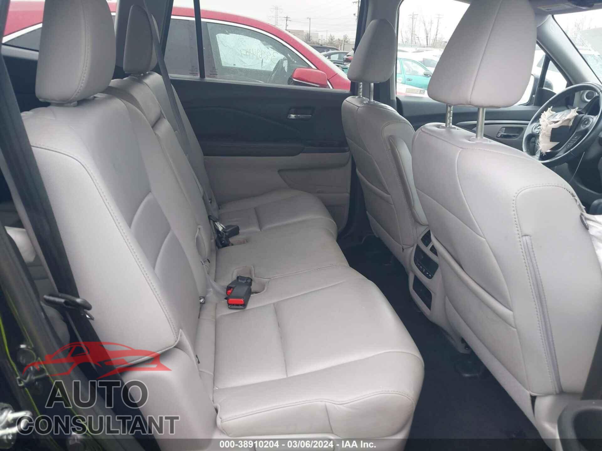 HONDA PILOT 2018 - 5FNYF6H57JB053818