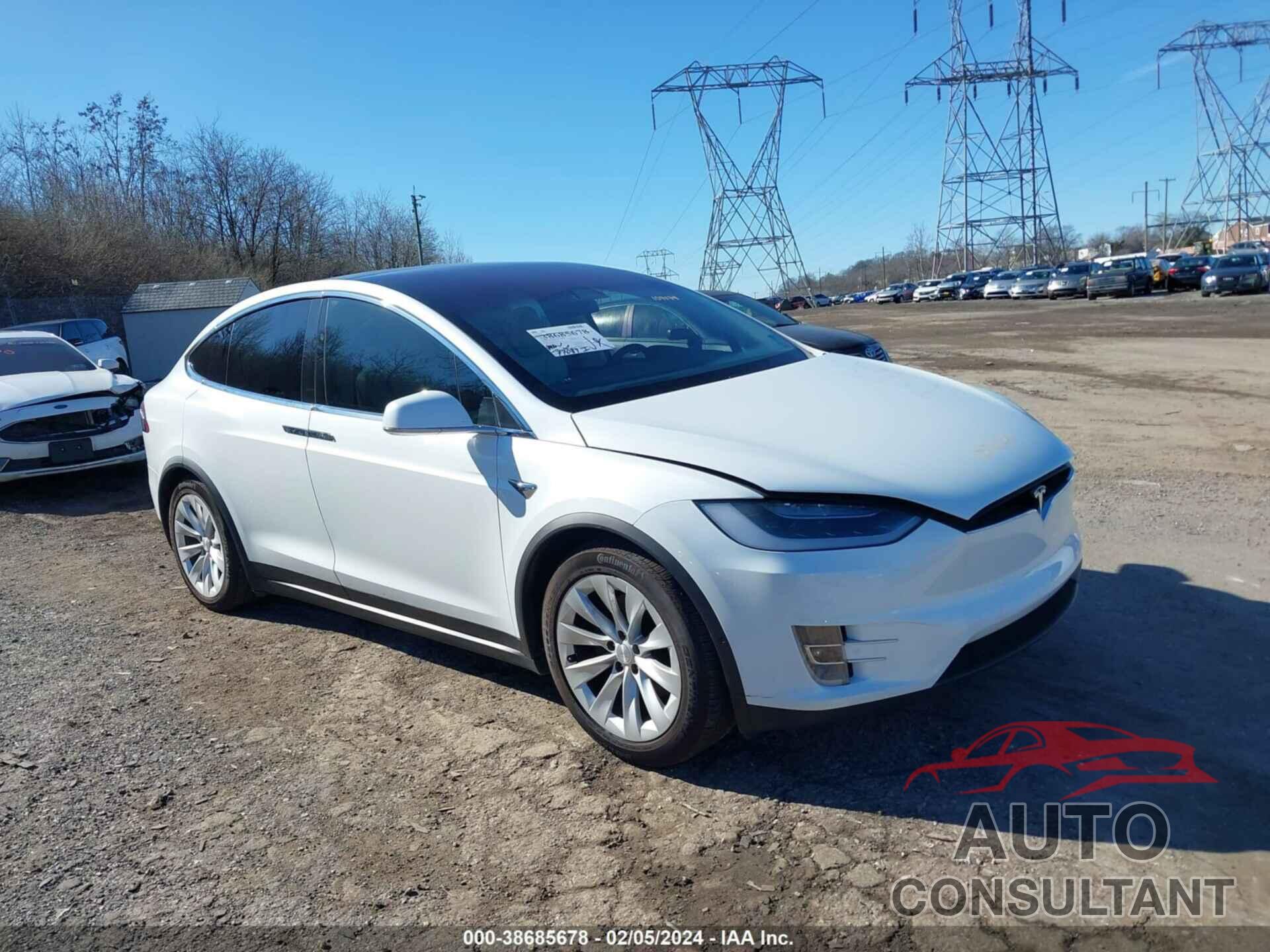 TESLA MODEL X 2018 - 5YJXCBE25JF104174