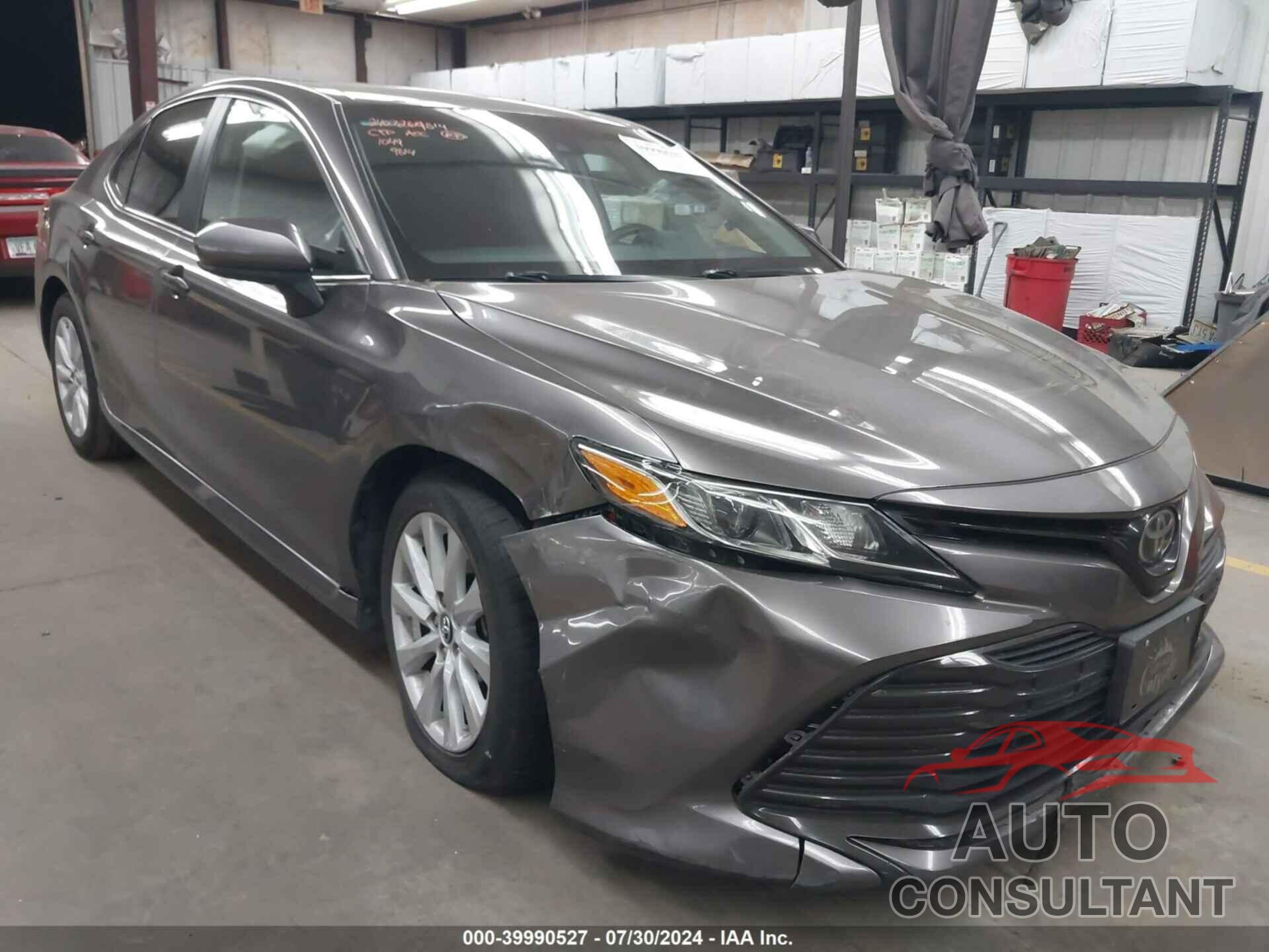 TOYOTA CAMRY 2018 - 4T1B11HK9JU099814