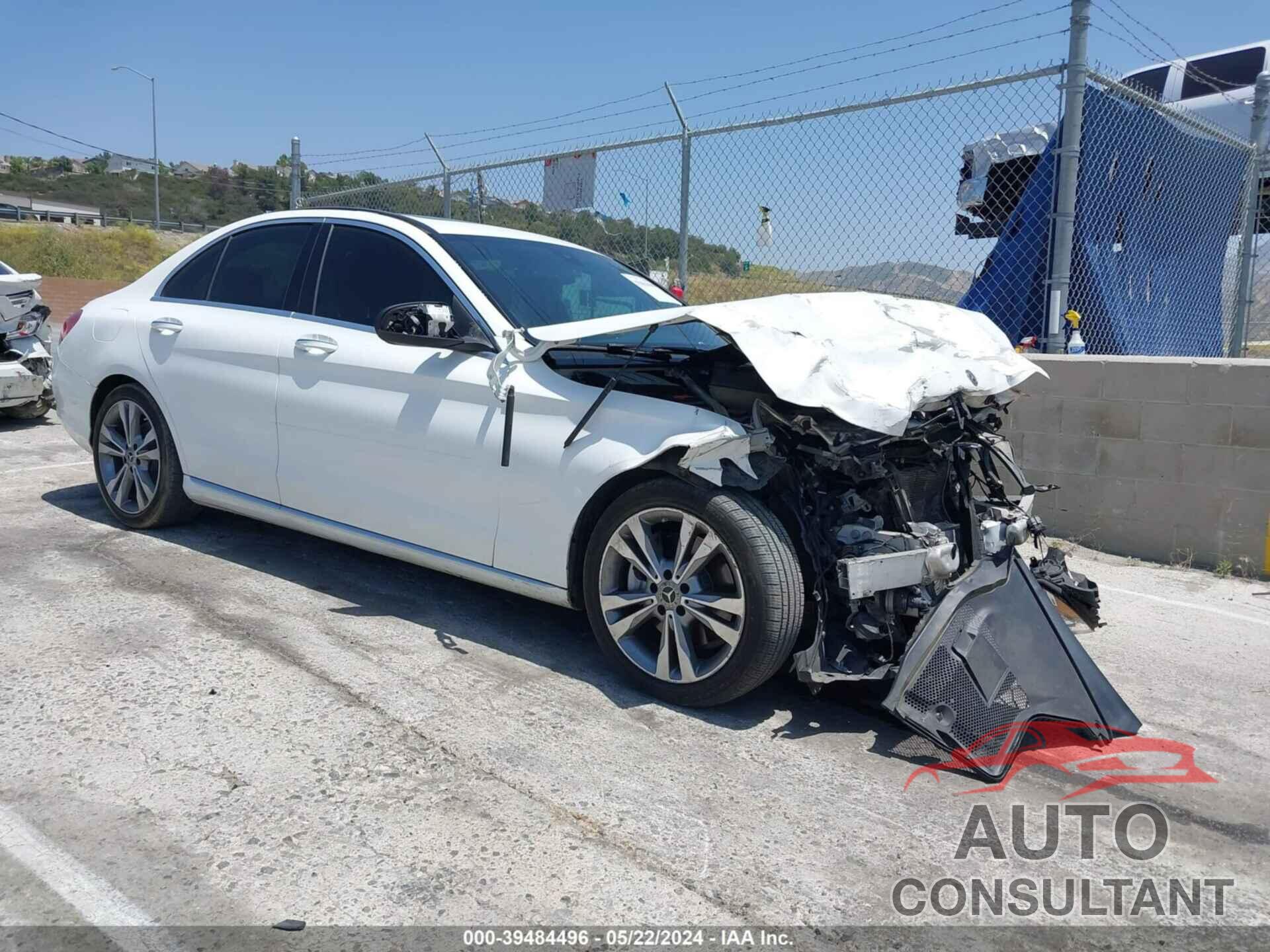 MERCEDES-BENZ C 300 2018 - 55SWF4JB5JU249816