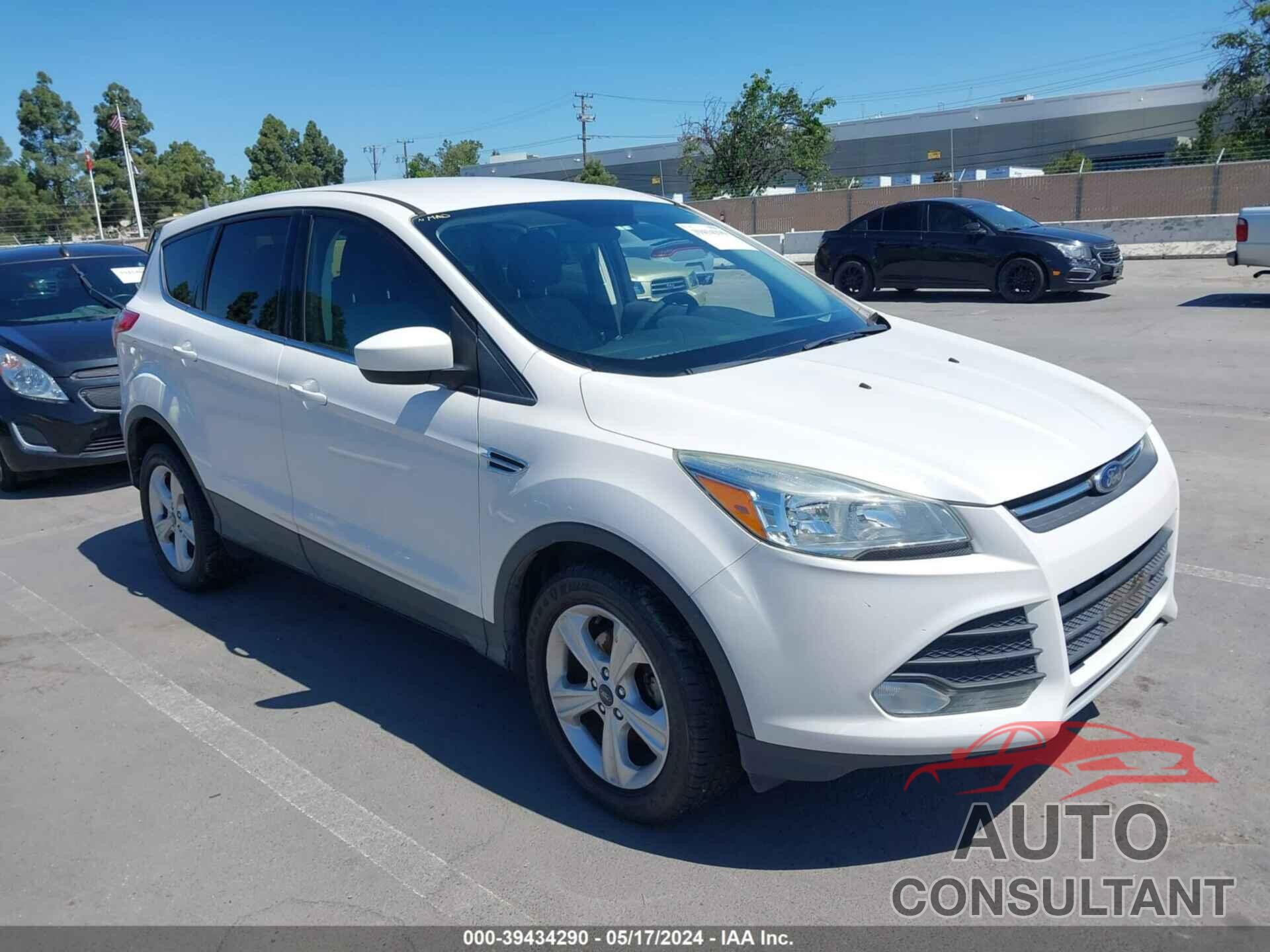 FORD ESCAPE 2016 - 1FMCU0GX5GUC82669