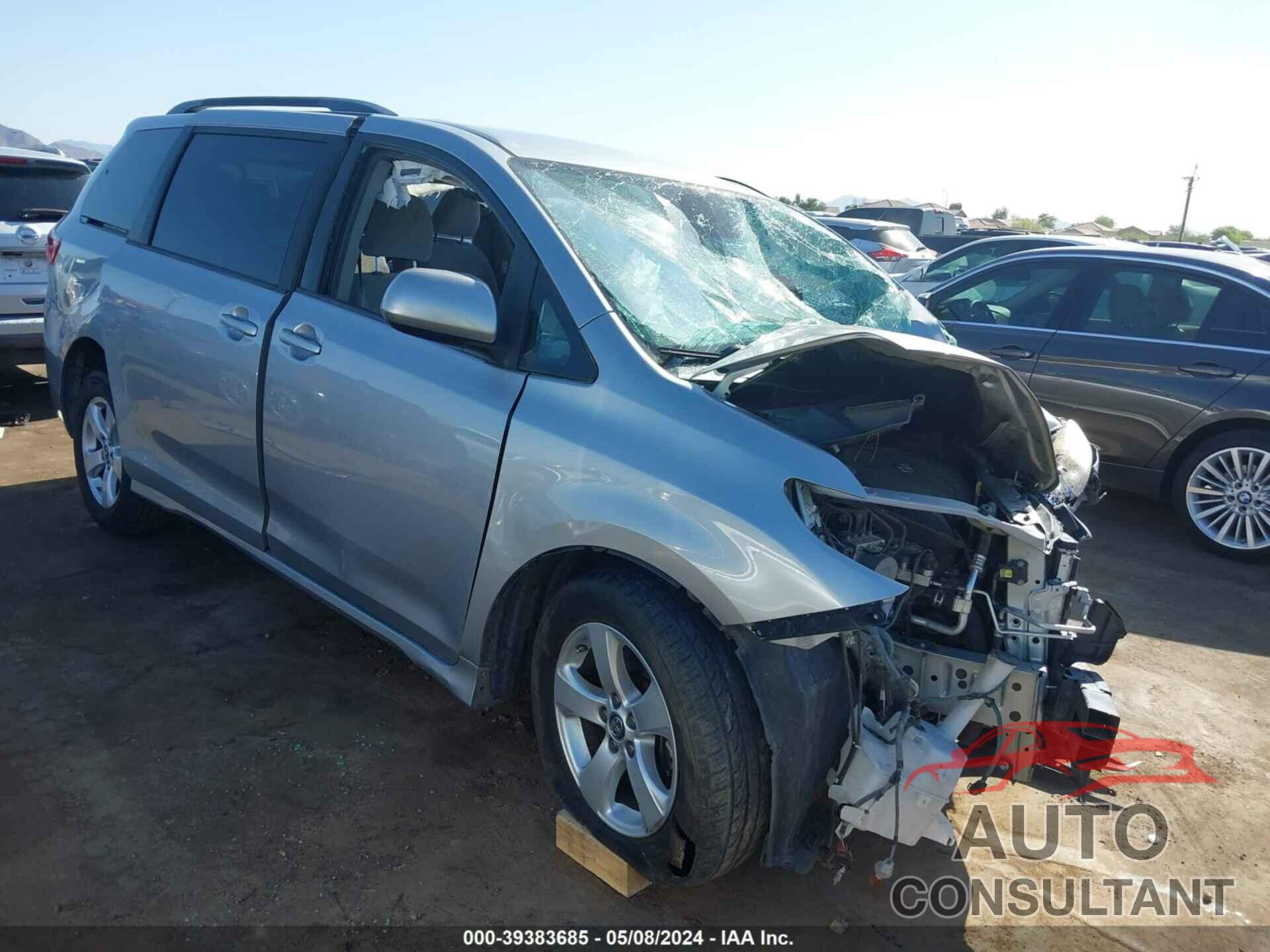 TOYOTA SIENNA 2018 - 5TDKZ3DC3JS926203