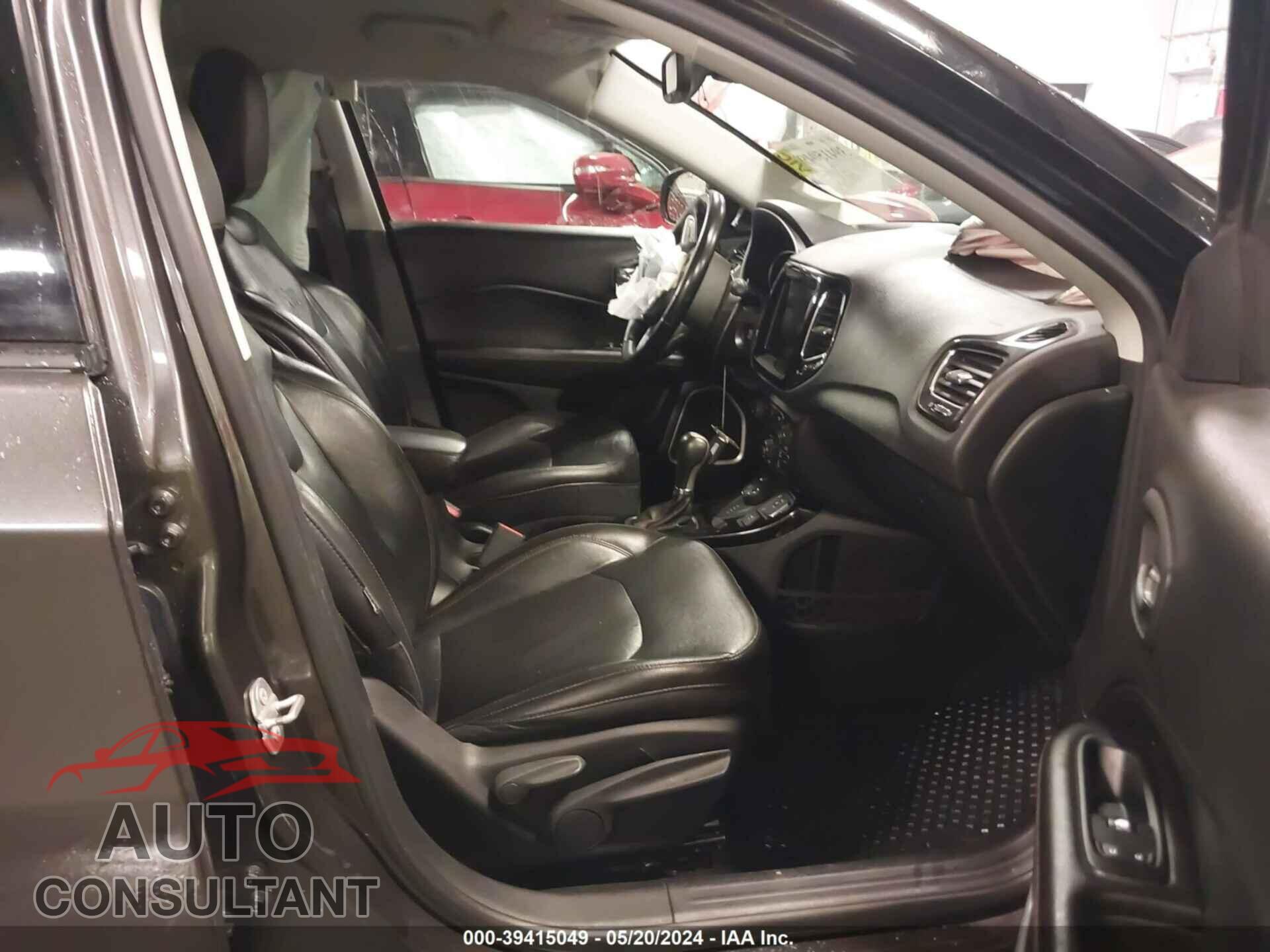JEEP COMPASS 2018 - 3C4NJDCB3JT201743