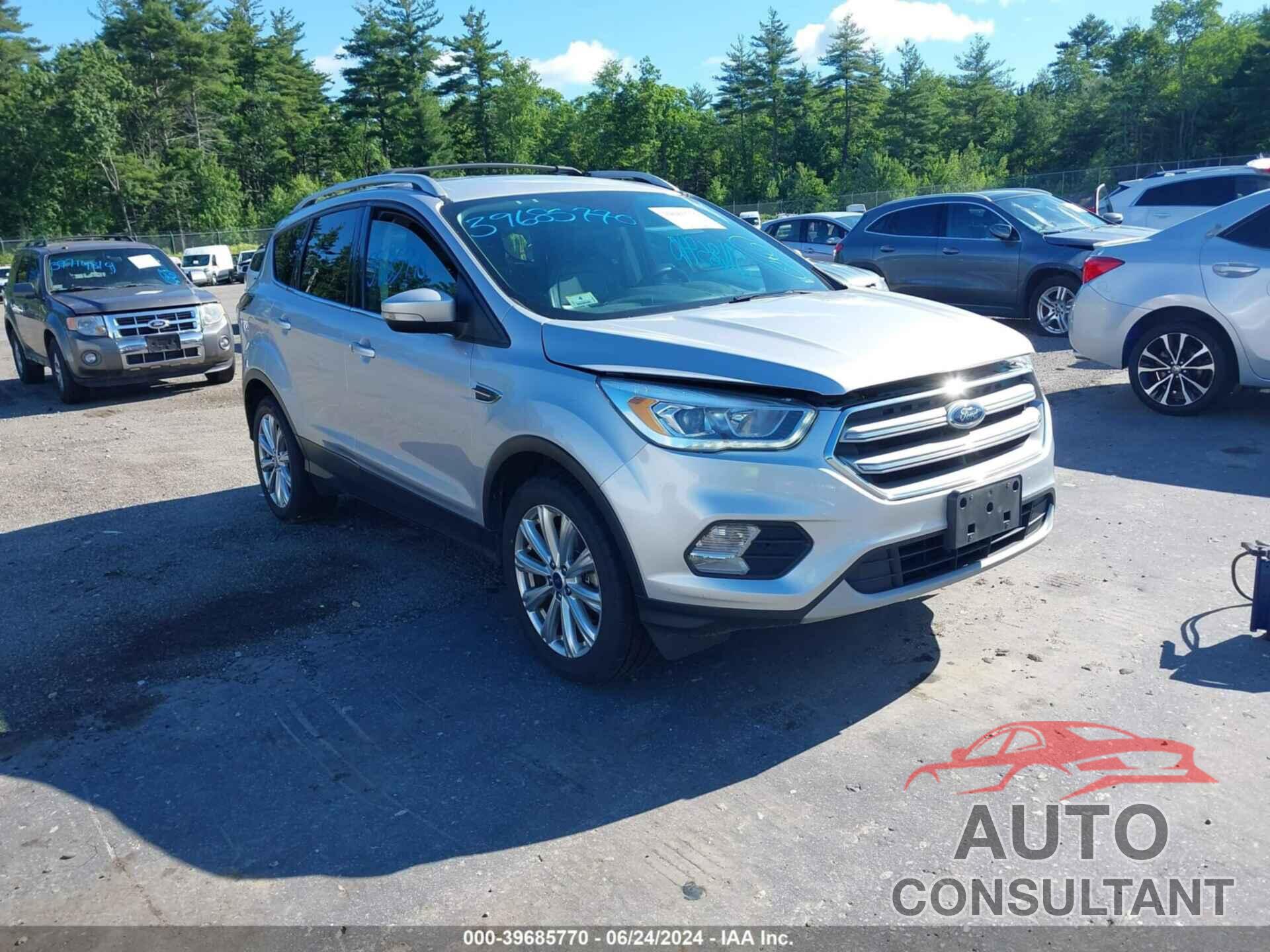 FORD ESCAPE 2017 - 1FMCU9J90HUA97767