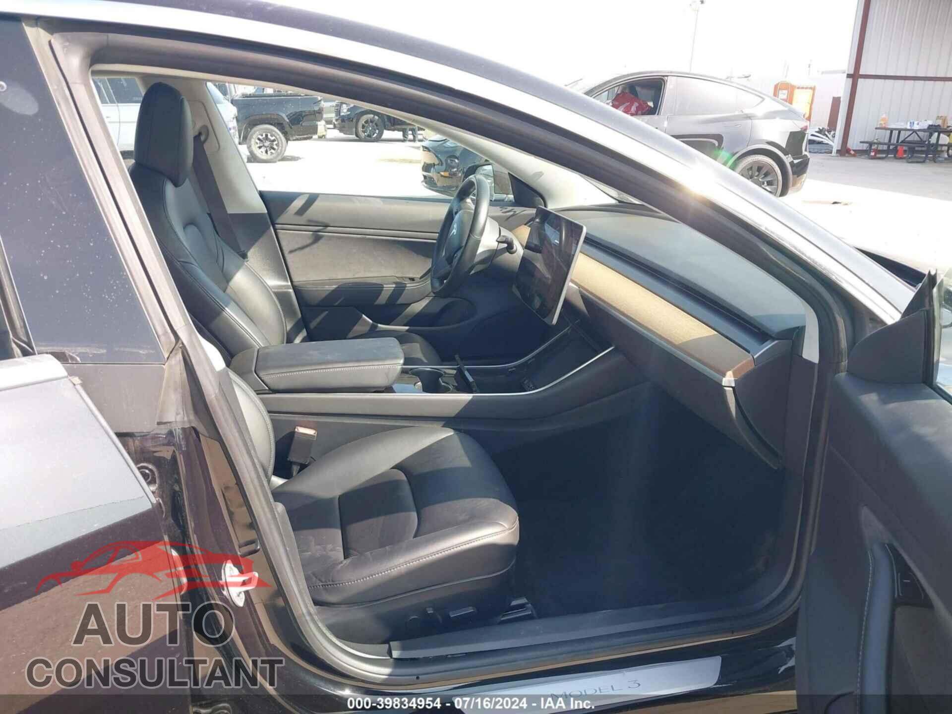 TESLA MODEL 3 2018 - 5YJ3E1EB7JF103787