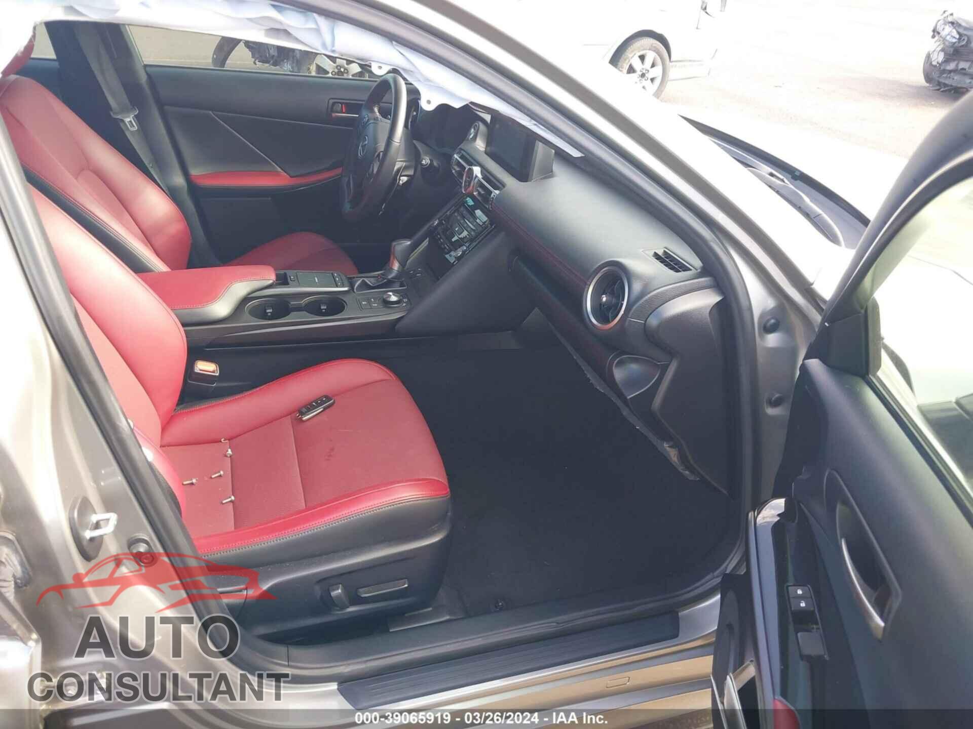 LEXUS IS 300 2021 - JTHCA1D22M5114987