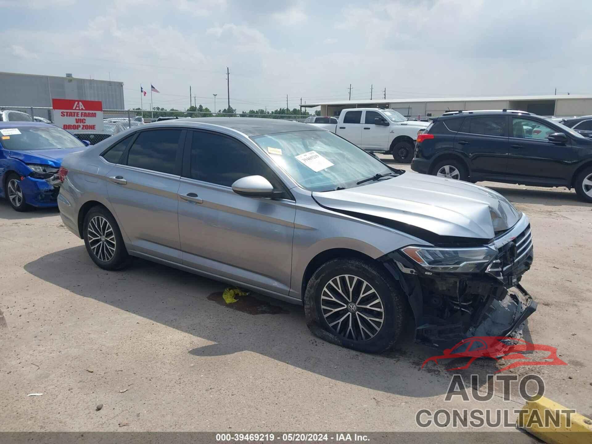 VOLKSWAGEN JETTA 2019 - 3VWC57BU8KM255242