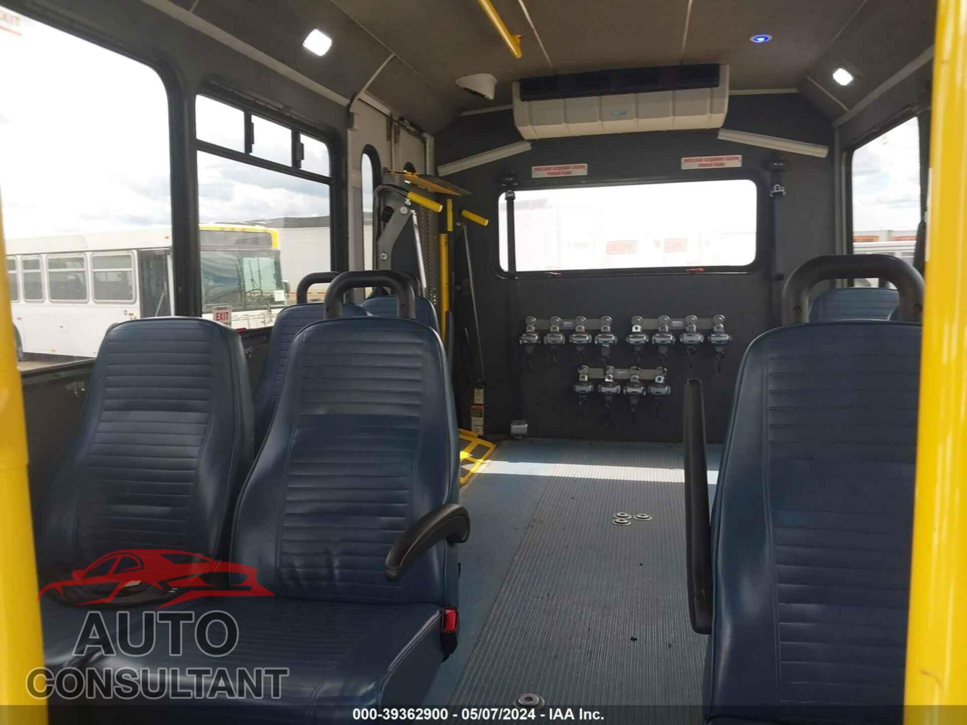 FORD E-450 CUTAWAY 2017 - 1FDFE4FS3HDC35391