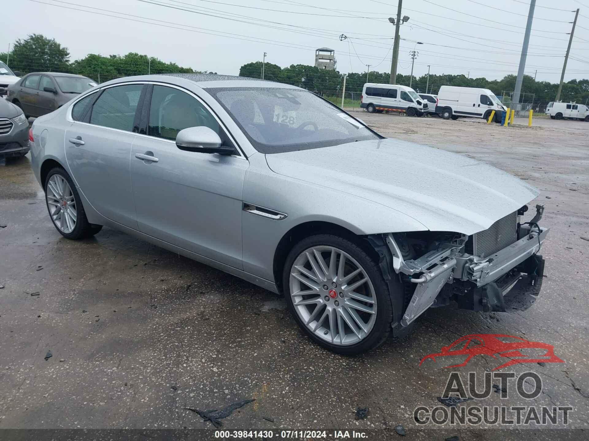 JAGUAR XF 2018 - SAJBE4FX8JCY67220