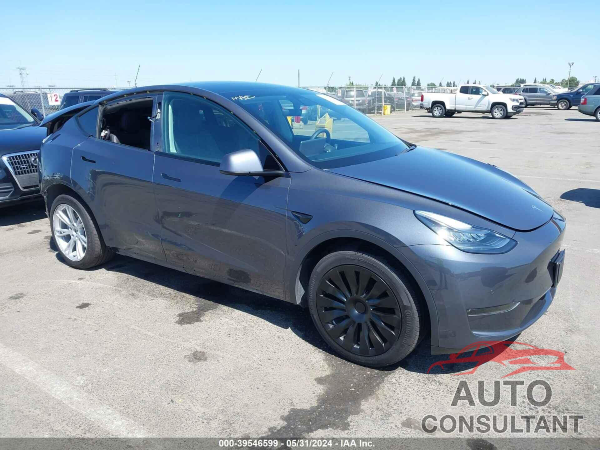 TESLA MODEL Y 2021 - 5YJYGDEE2MF083531