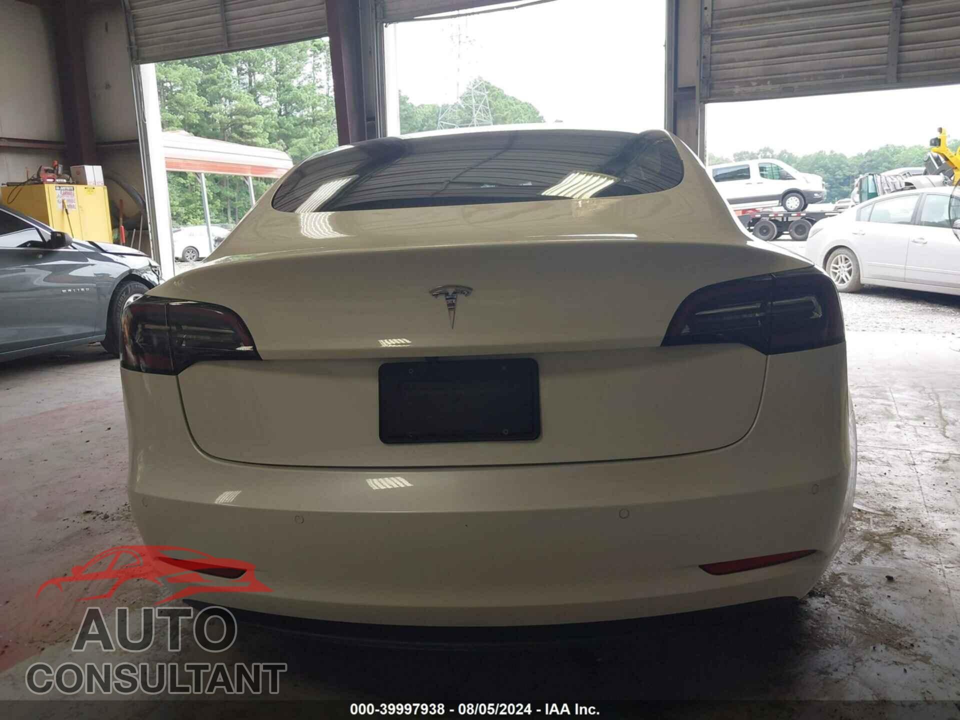 TESLA MODEL 3 2021 - 5YJ3E1EA0MF939534