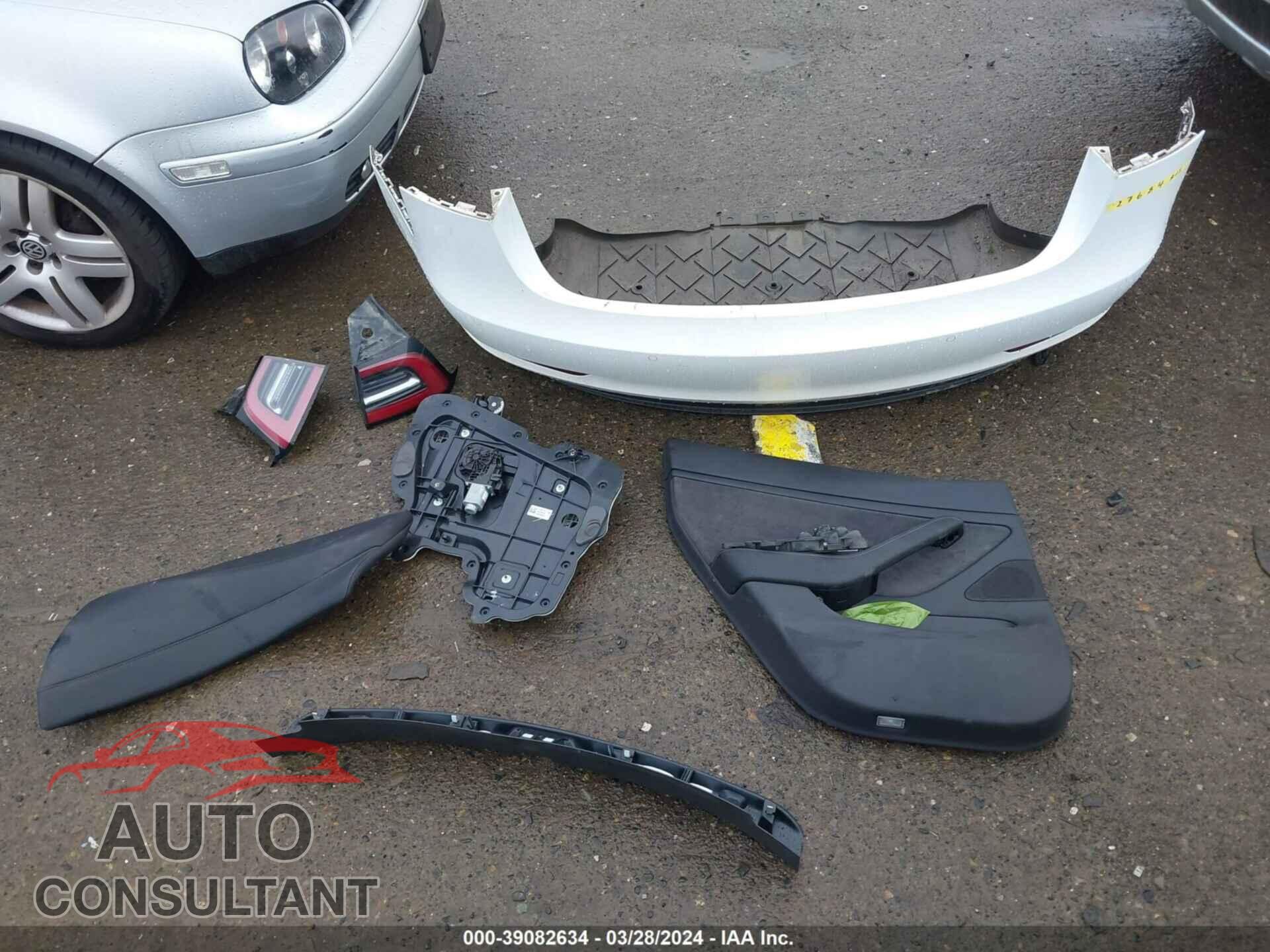 TESLA MODEL 3 2018 - 5YJ3E1EA8JF018450