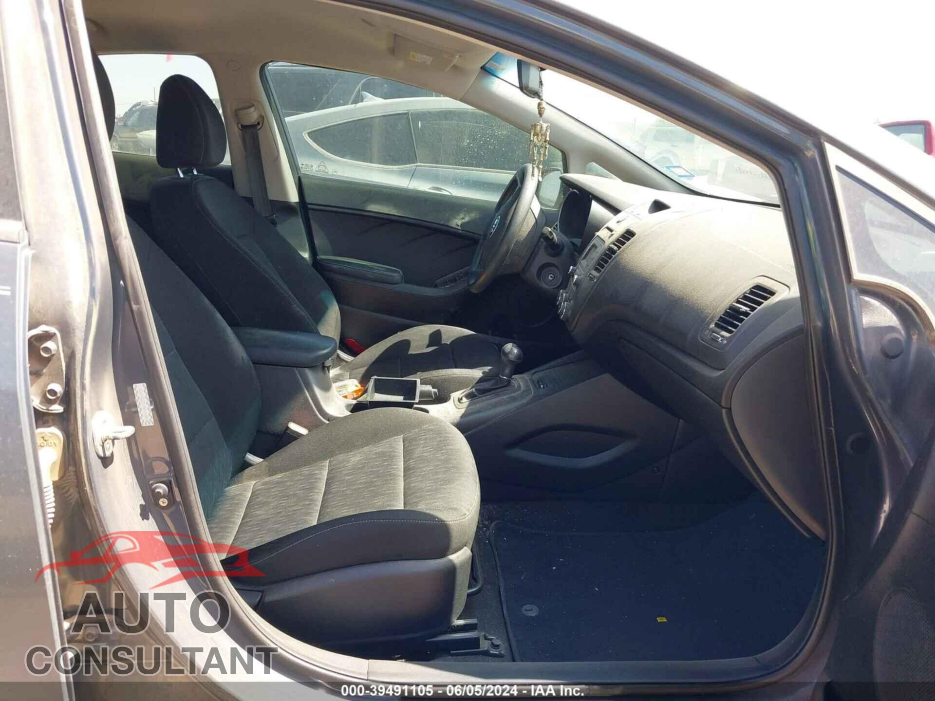 KIA FORTE 2016 - KNAFK4A6XG5561914