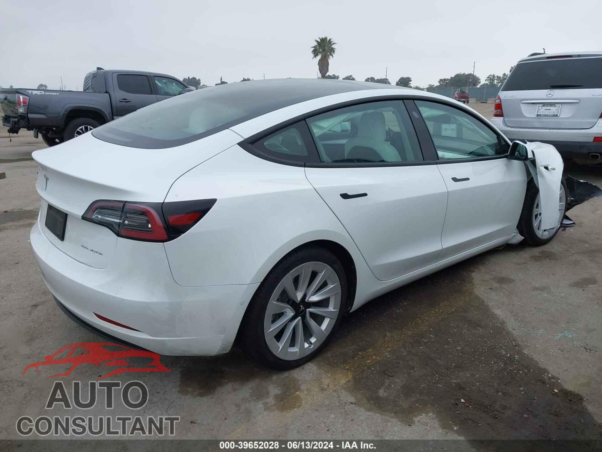 TESLA MODEL 3 2022 - 5YJ3E1EB7NF136181