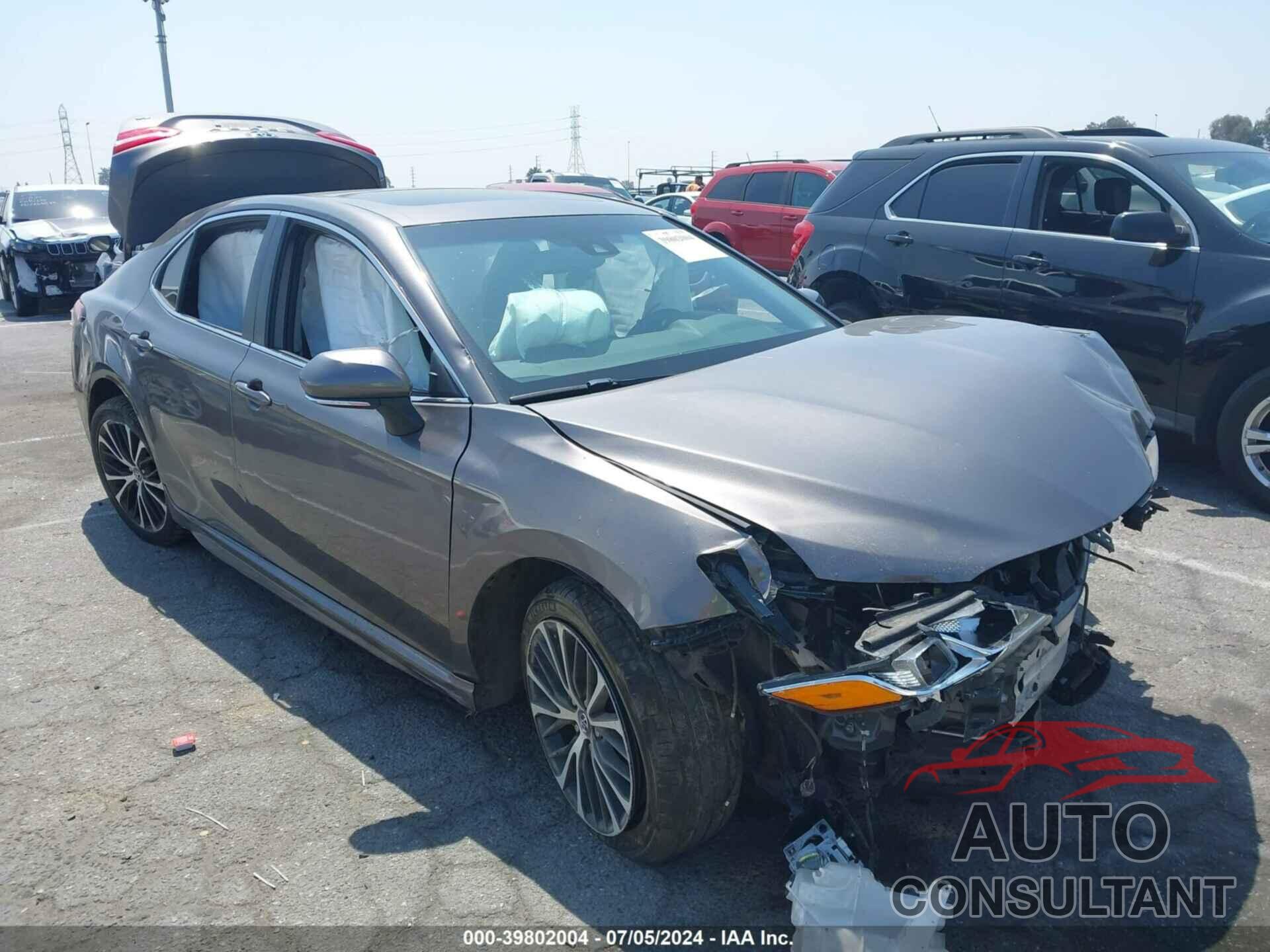 TOYOTA CAMRY 2018 - 4T1B11HK8JU656793