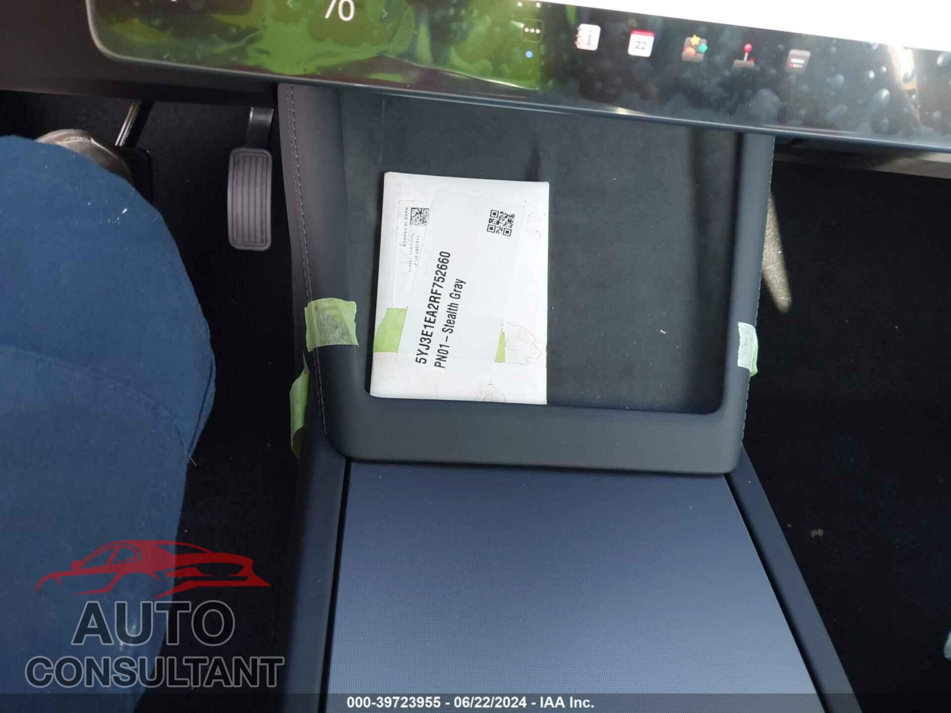 TESLA MODEL 3 2024 - 5YJ3E1EA2RF752660