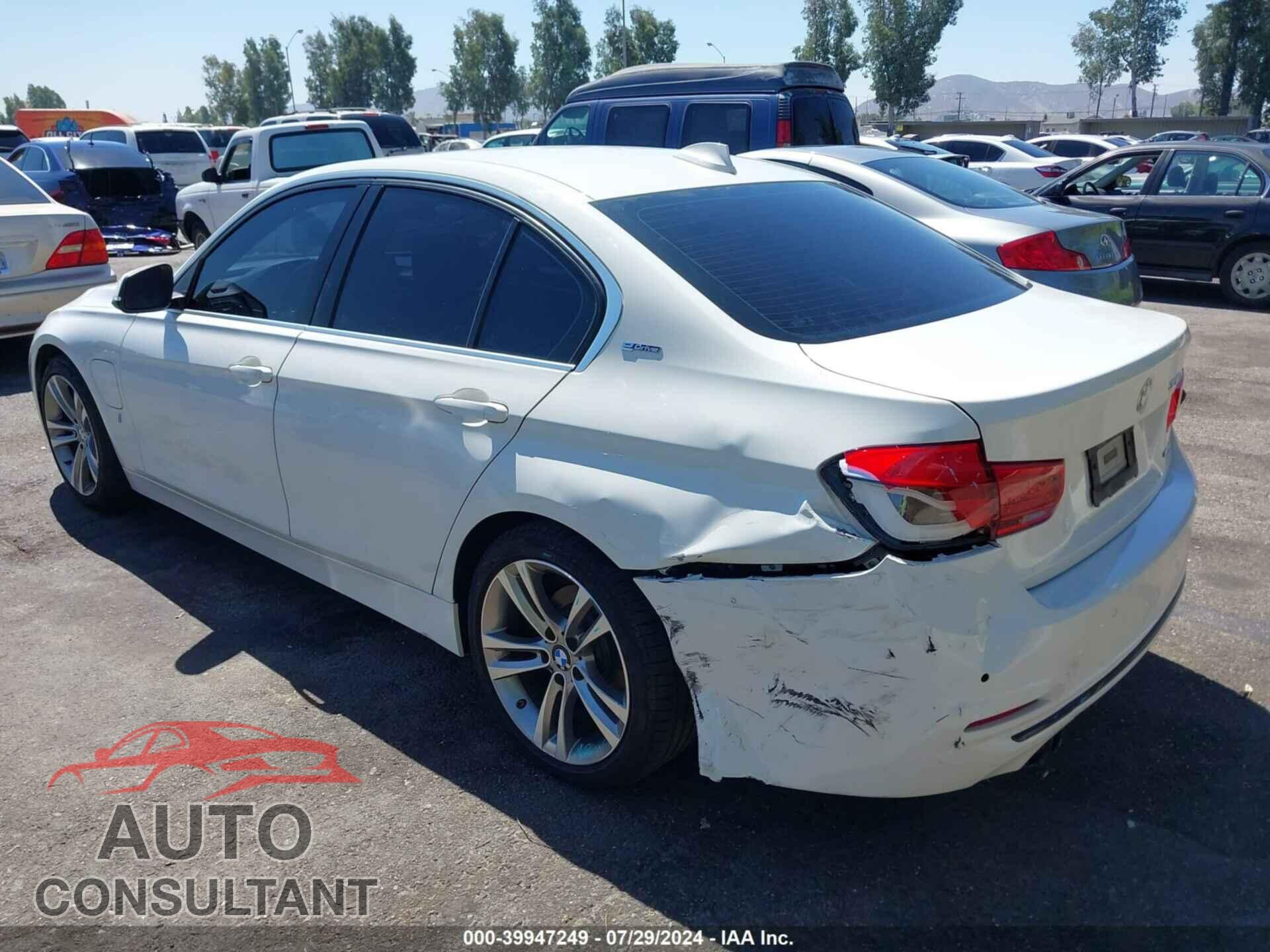 BMW 330E 2017 - WBA8E1C33HA158965