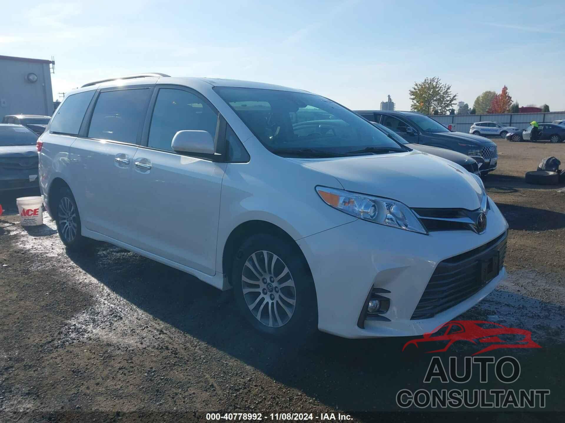 TOYOTA SIENNA 2018 - 5TDYZ3DC0JS950131