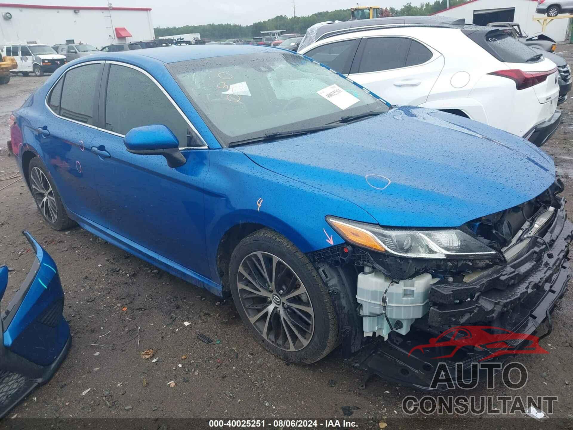 TOYOTA CAMRY 2018 - 4T1B11HKXJU046250