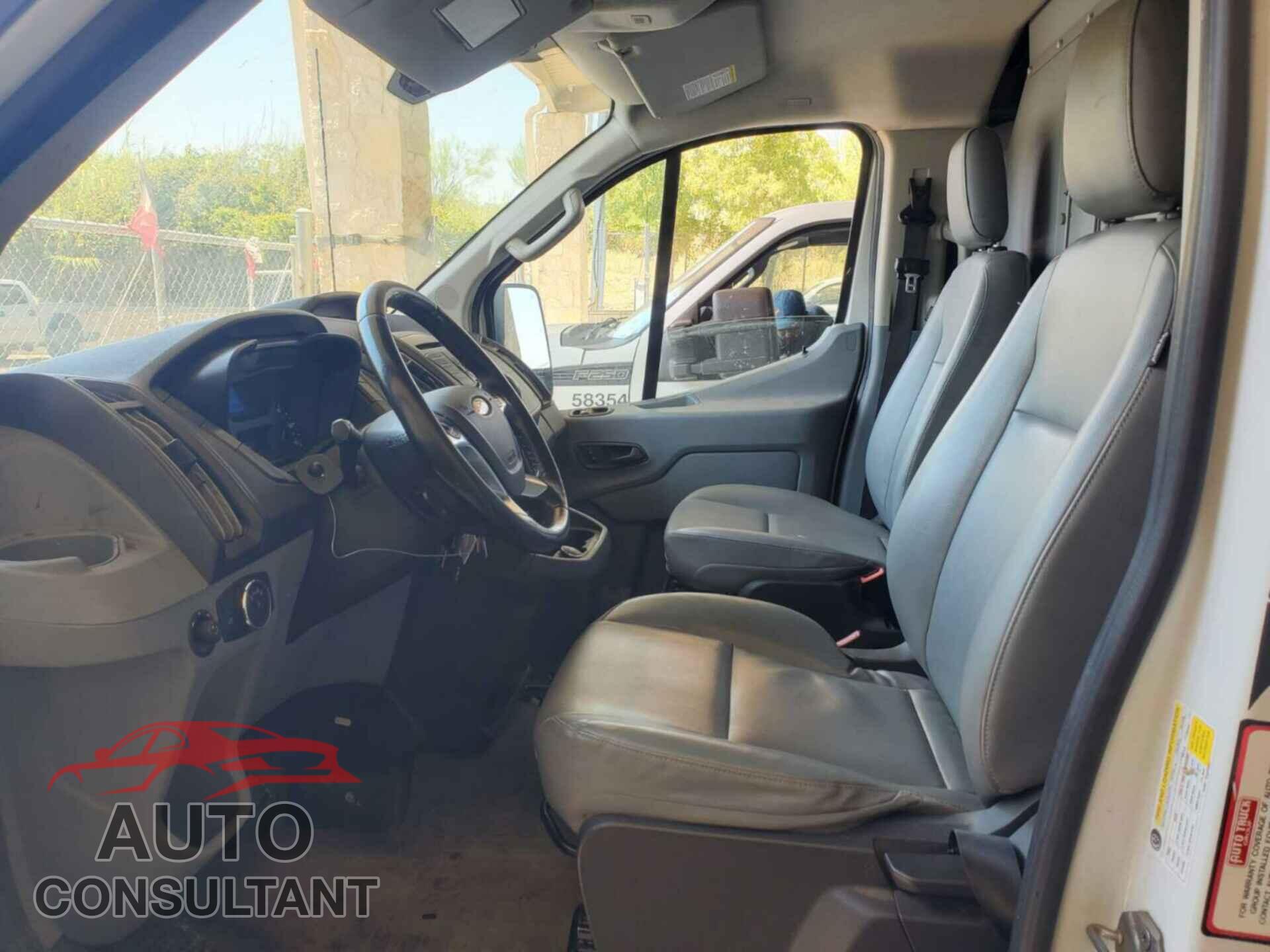 FORD TRANSIT 2017 - 1FTYR1YM4HKB43555