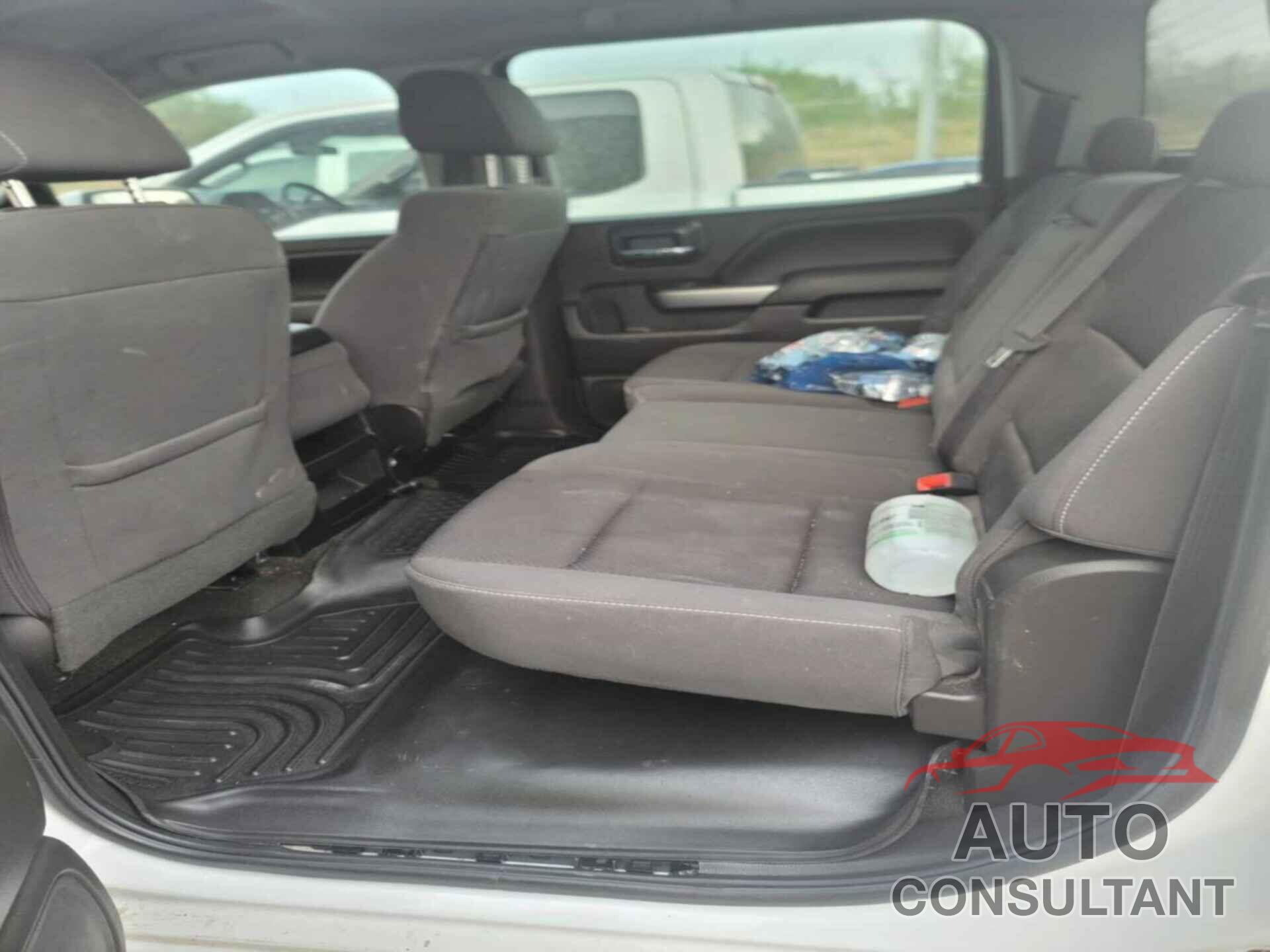 CHEVROLET SILVERADO 1500 2018 - 3GCUKRECXJG318949