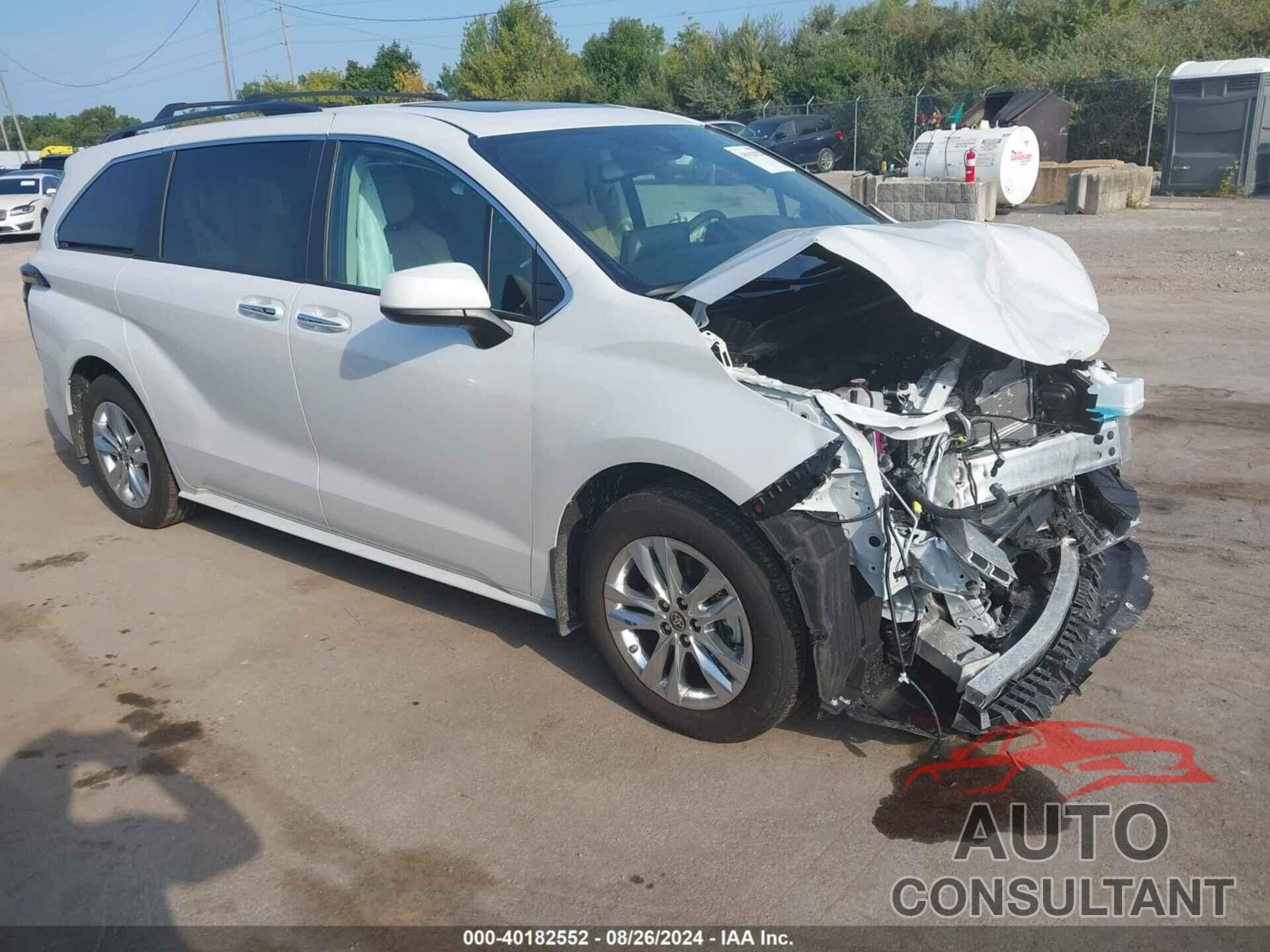 TOYOTA SIENNA 2024 - 5TDJSKFC9RS136682