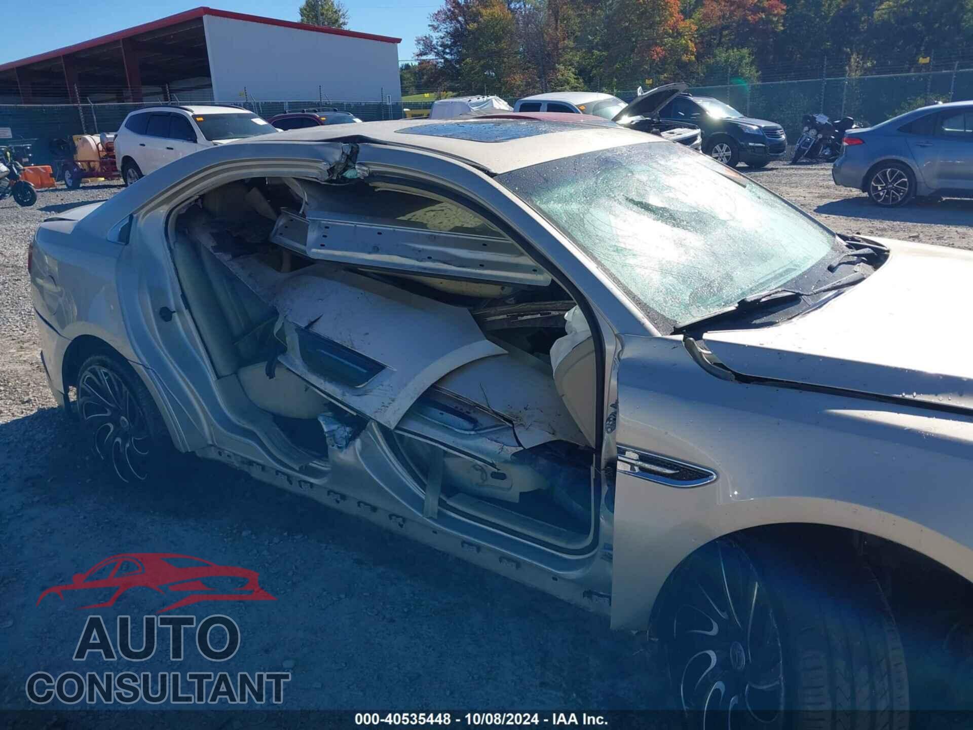 FORD TAURUS 2017 - 1FAHP2E88HG118430