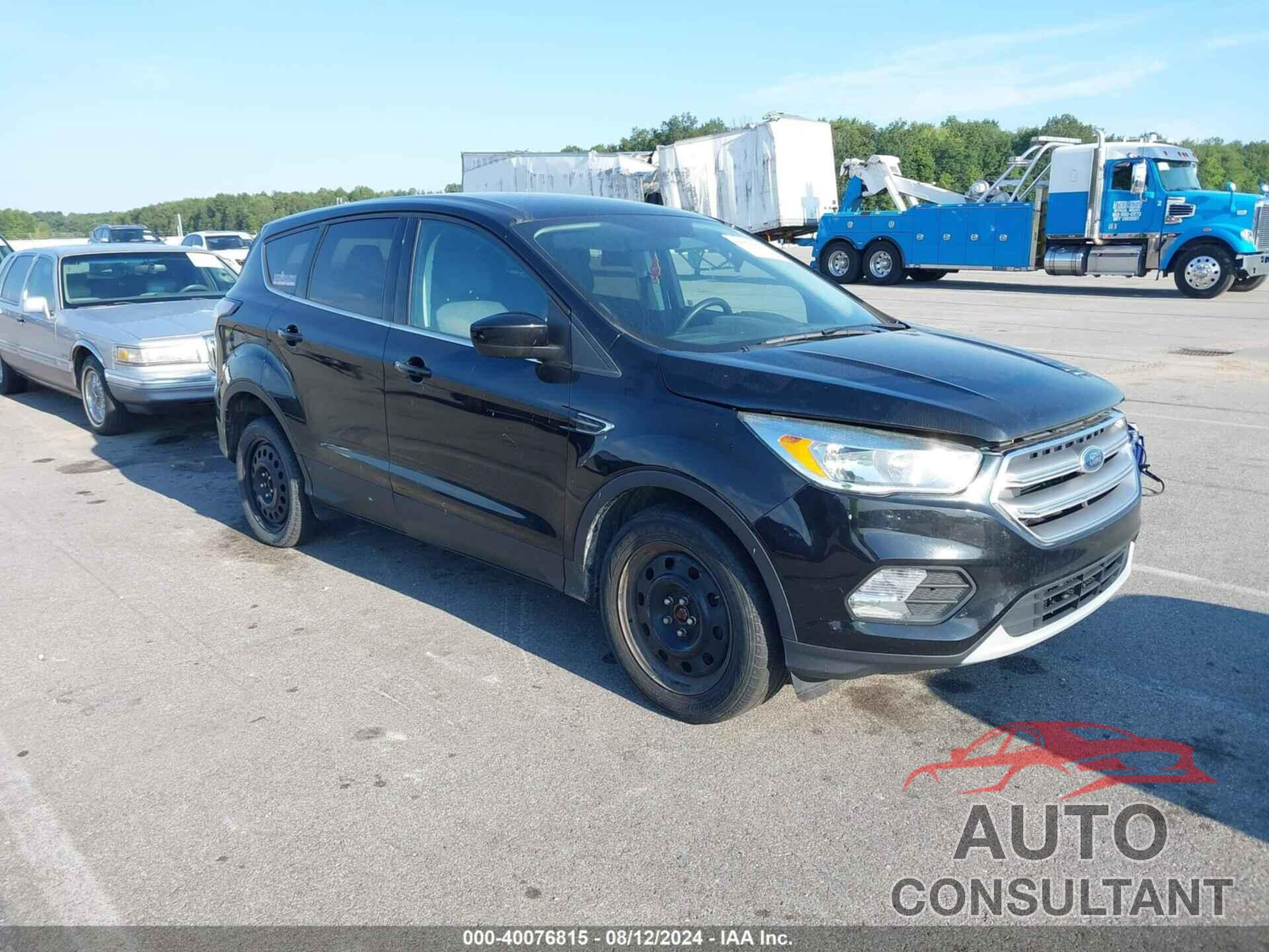 FORD ESCAPE 2017 - 1FMCU0GD3HUD52225