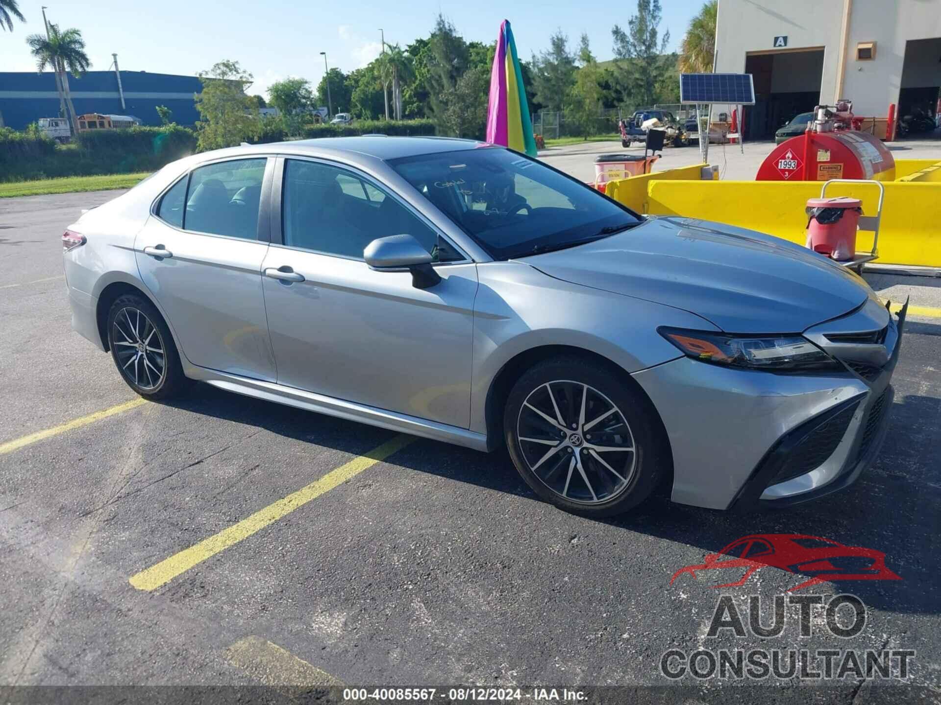 TOYOTA CAMRY 2022 - 4T1G11AK9NU704100
