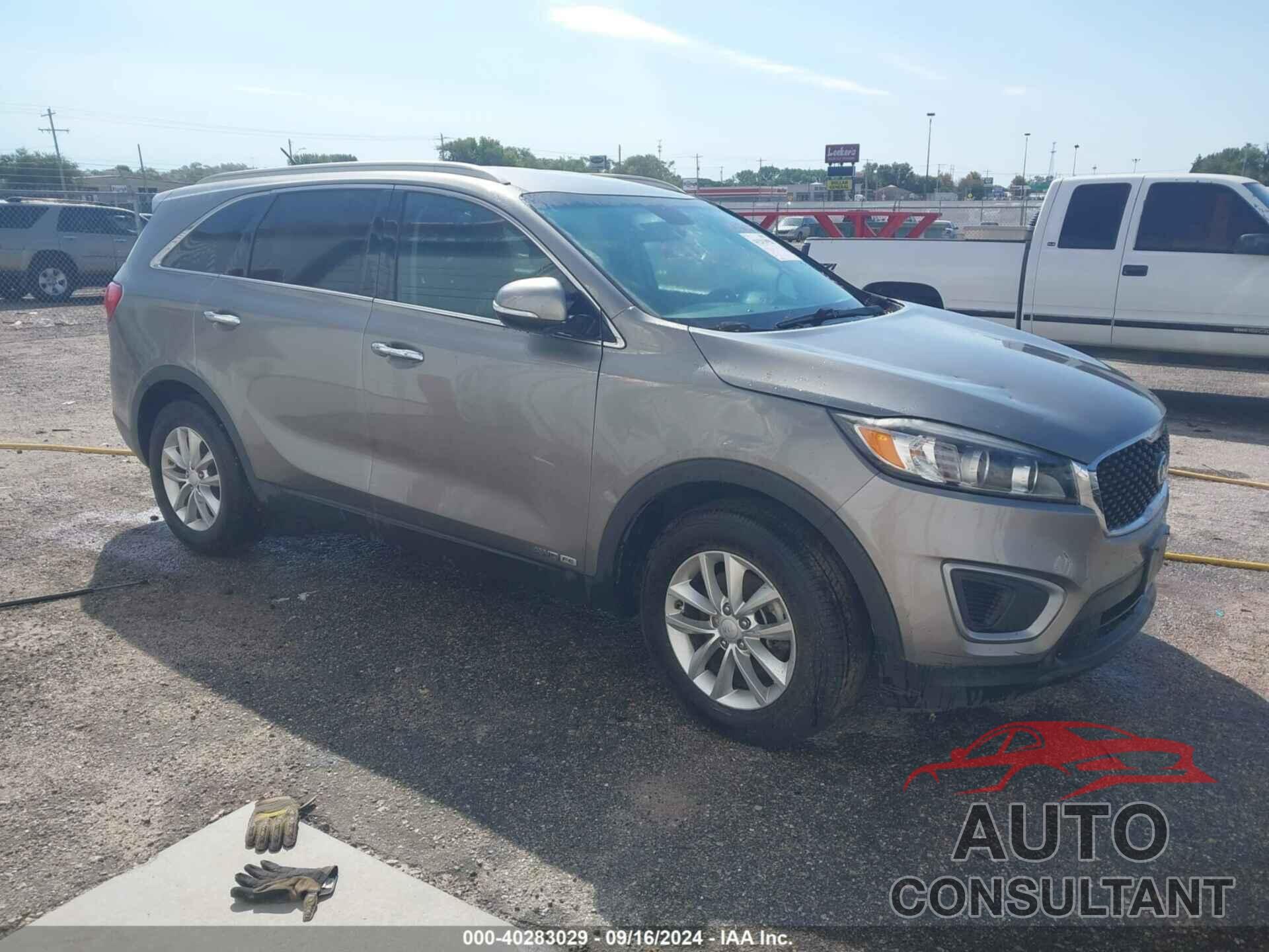 KIA SORENTO 2017 - 5XYPGDA59HG198188