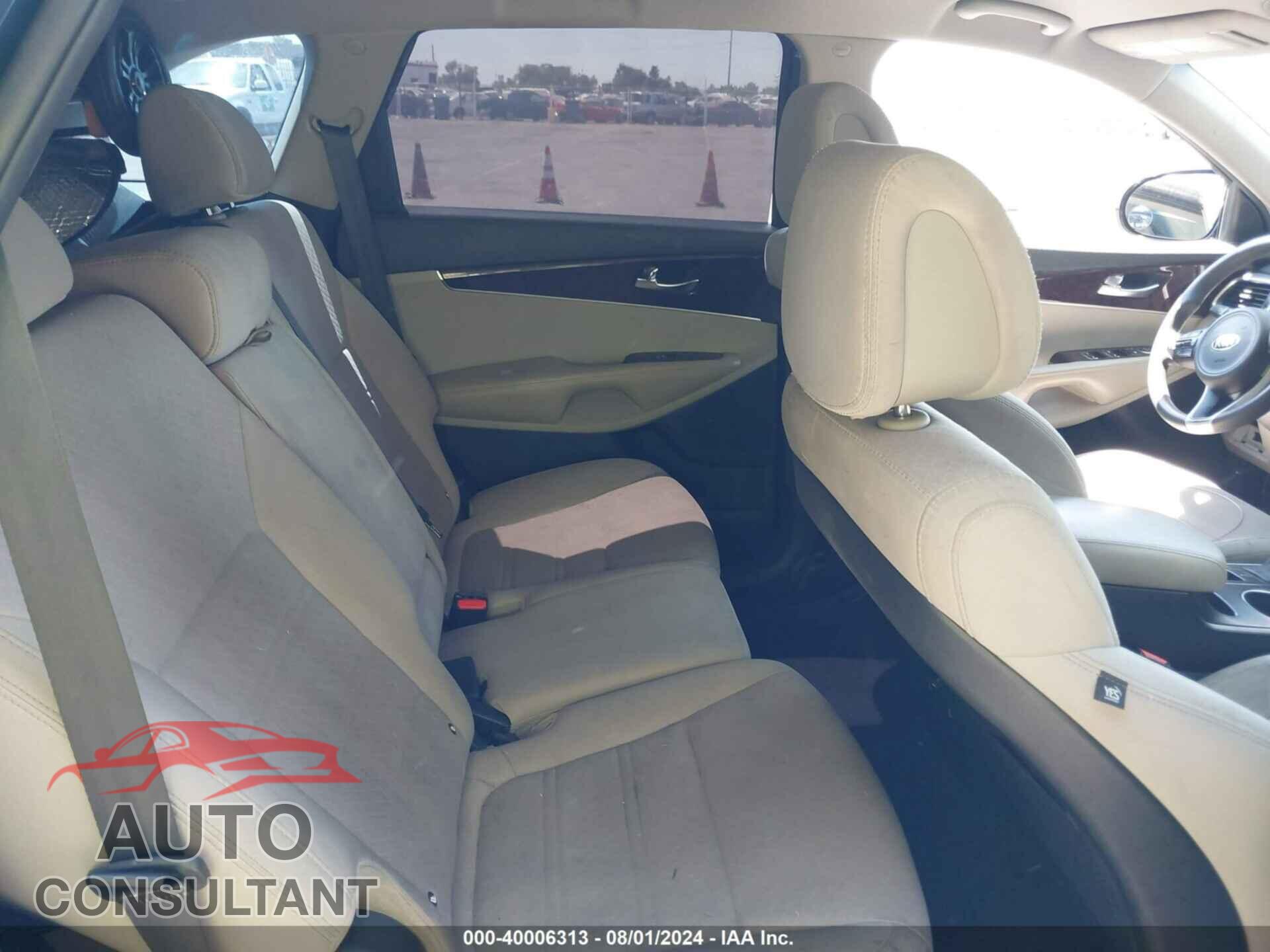 KIA SORENTO 2017 - 5XYPG4A52HG219432