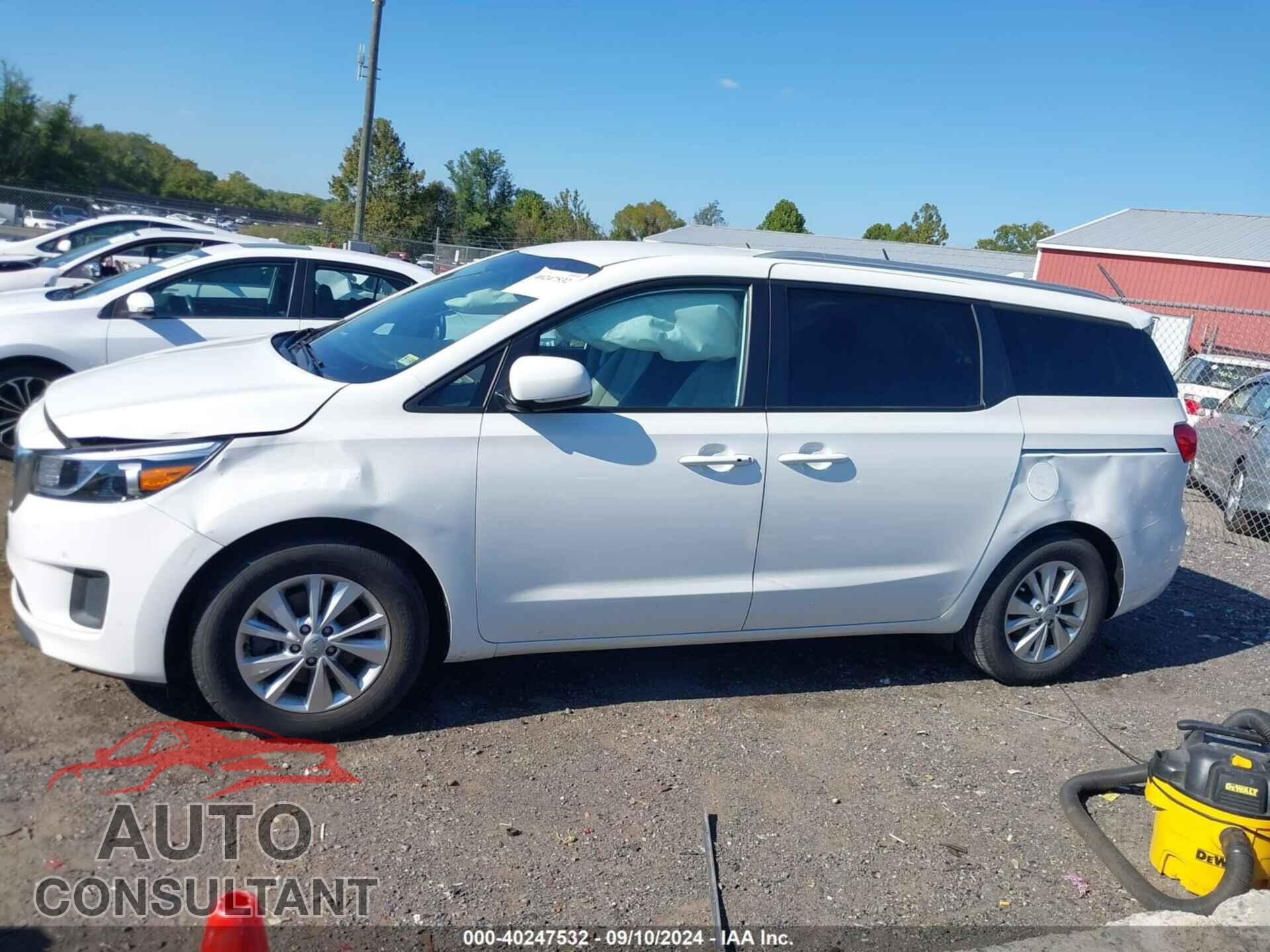 KIA SEDONA 2017 - KNDMB5C19H6310153