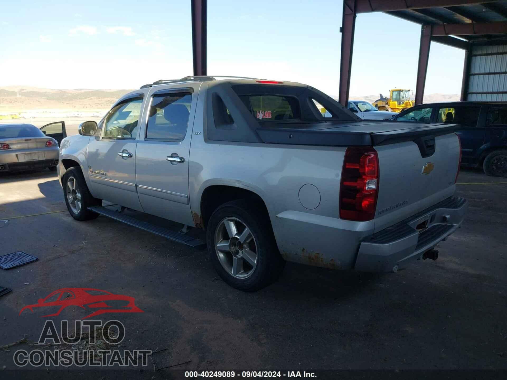 CHEVROLET AVALANCHE 1500 2011 - 3GNTKGE33BG215705