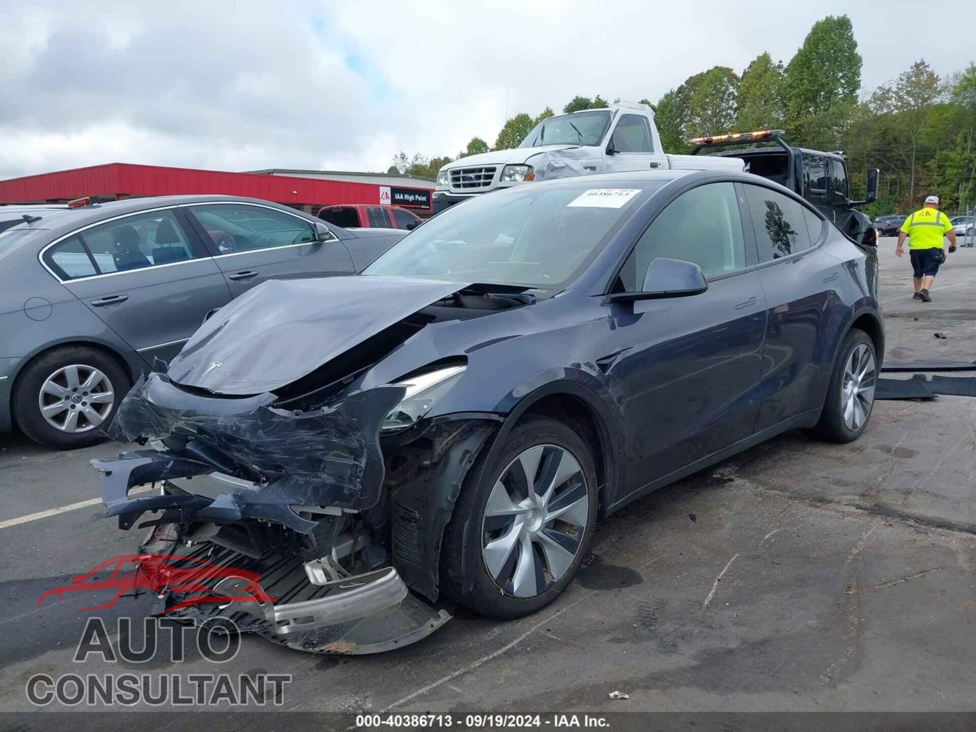 TESLA MODEL Y 2023 - 7SAYGDEE8PF707310