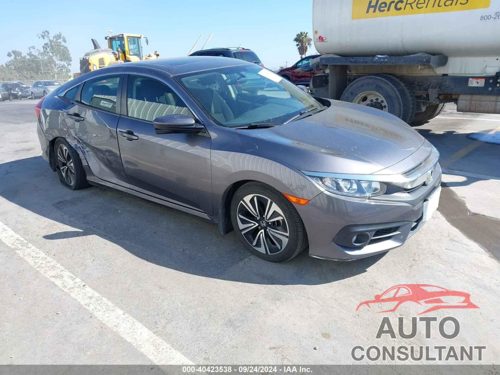 HONDA CIVIC 2018 - JHMFC1F33JX043487