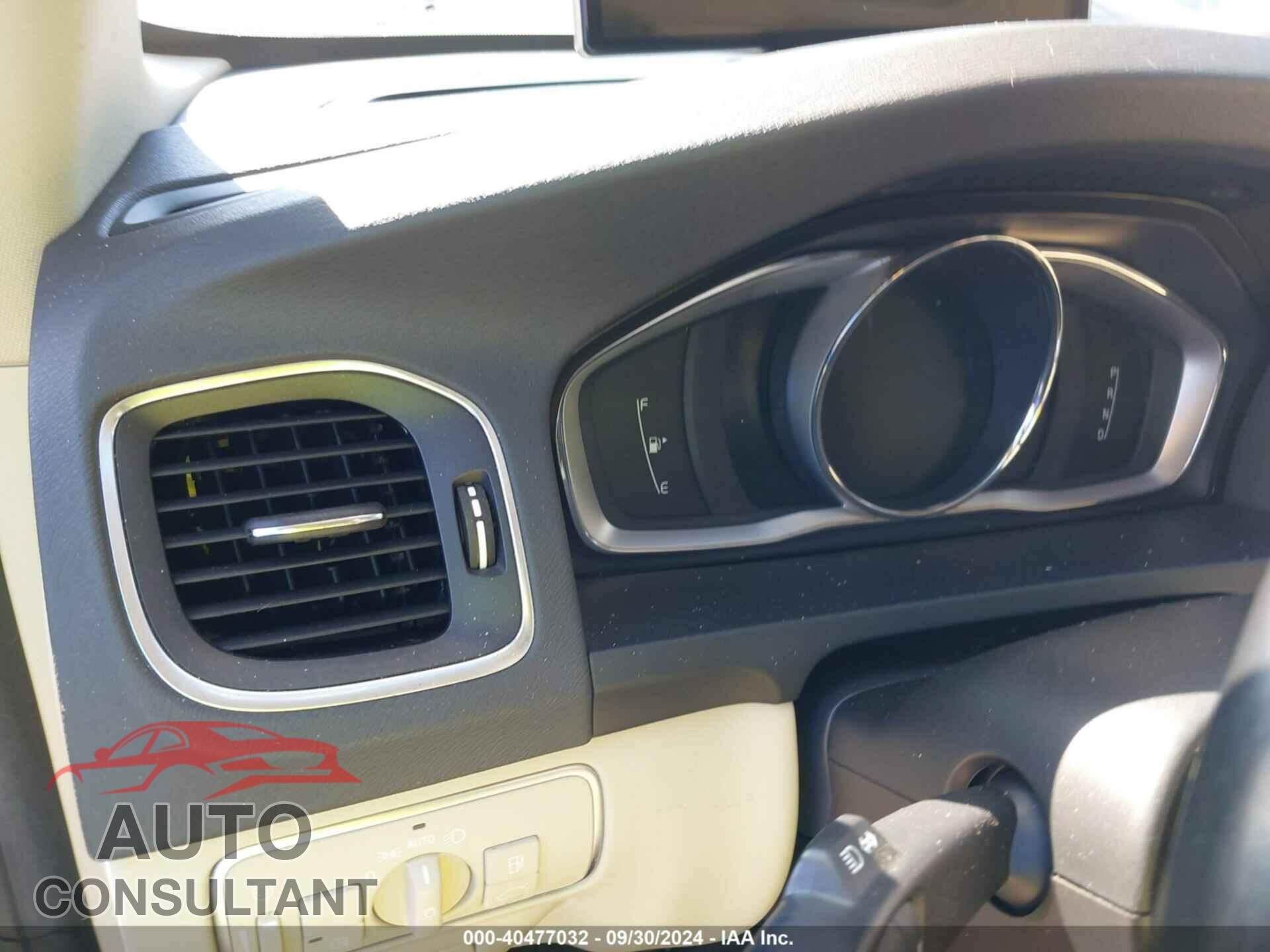 VOLVO V60 2015 - YV140MEC1F1201589