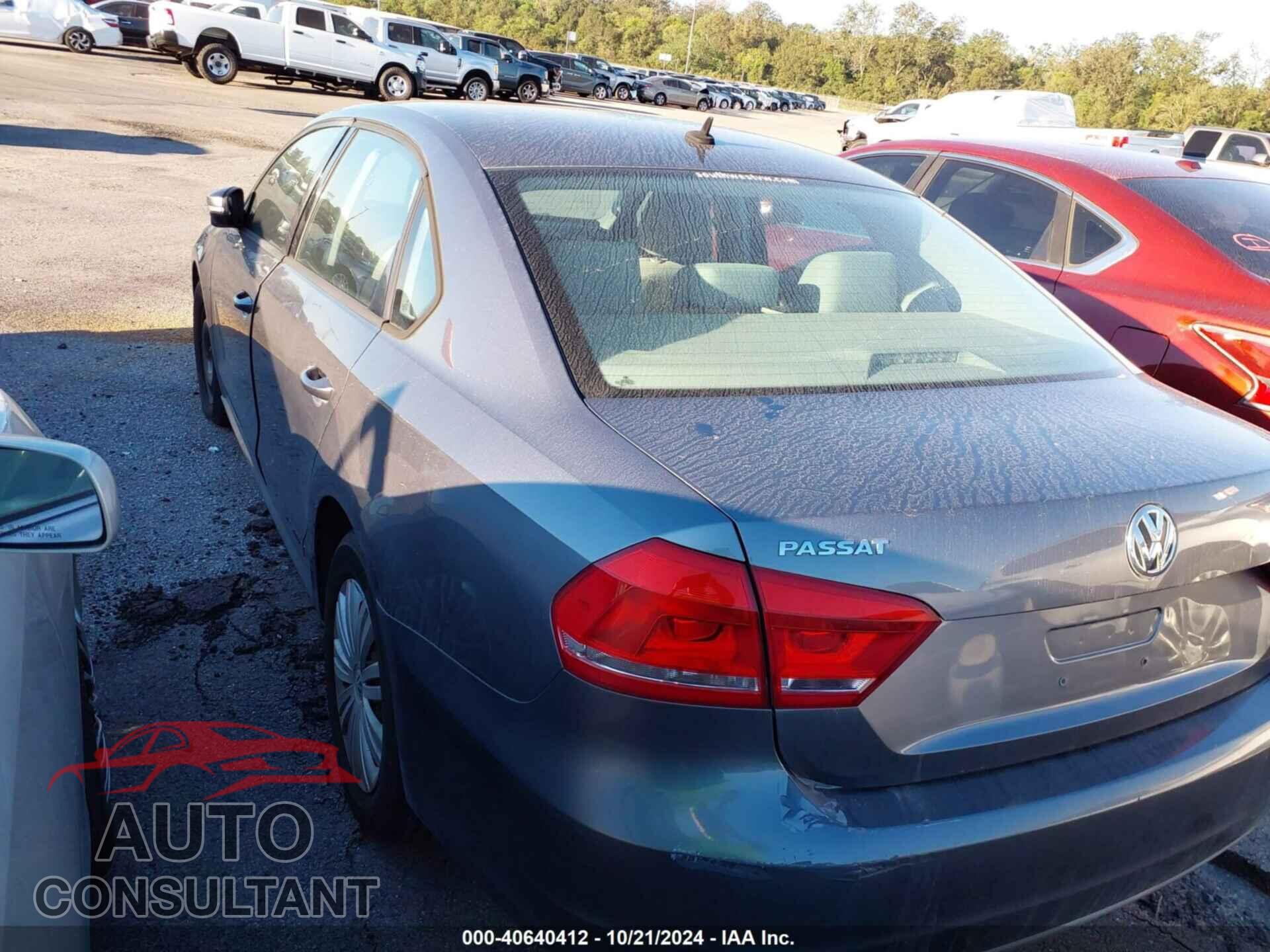 VOLKSWAGEN PASSAT 2015 - 1VWAS7A30FC013870