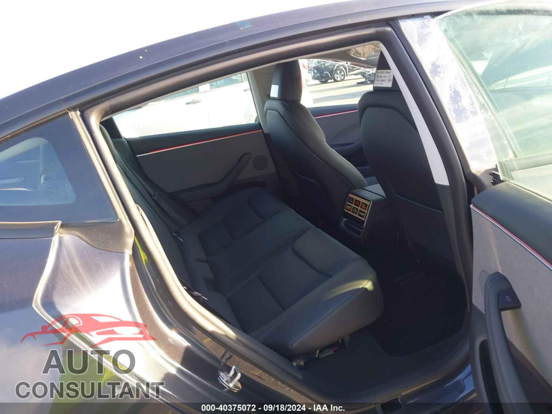 TESLA MODEL 3 2024 - 5YJ3E1EA1RF752407