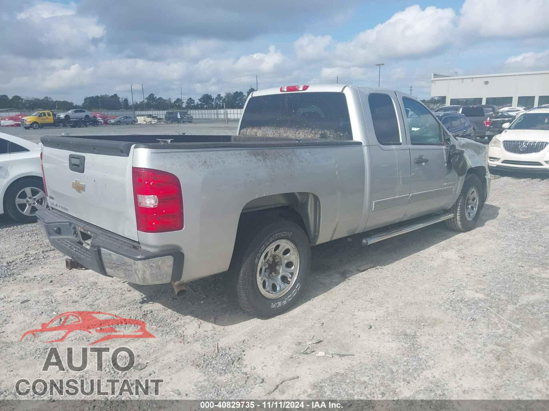 CHEVROLET SILVERADO 1500 2011 - 1GCRCREA1BZ392425