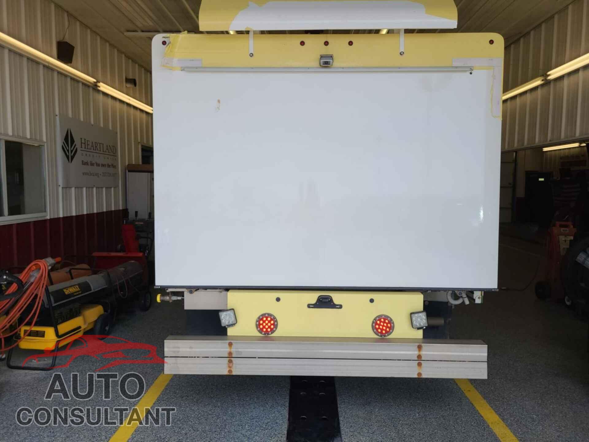 FORD ECONOLINE 2019 - 1FDXE4FS3KDC52252