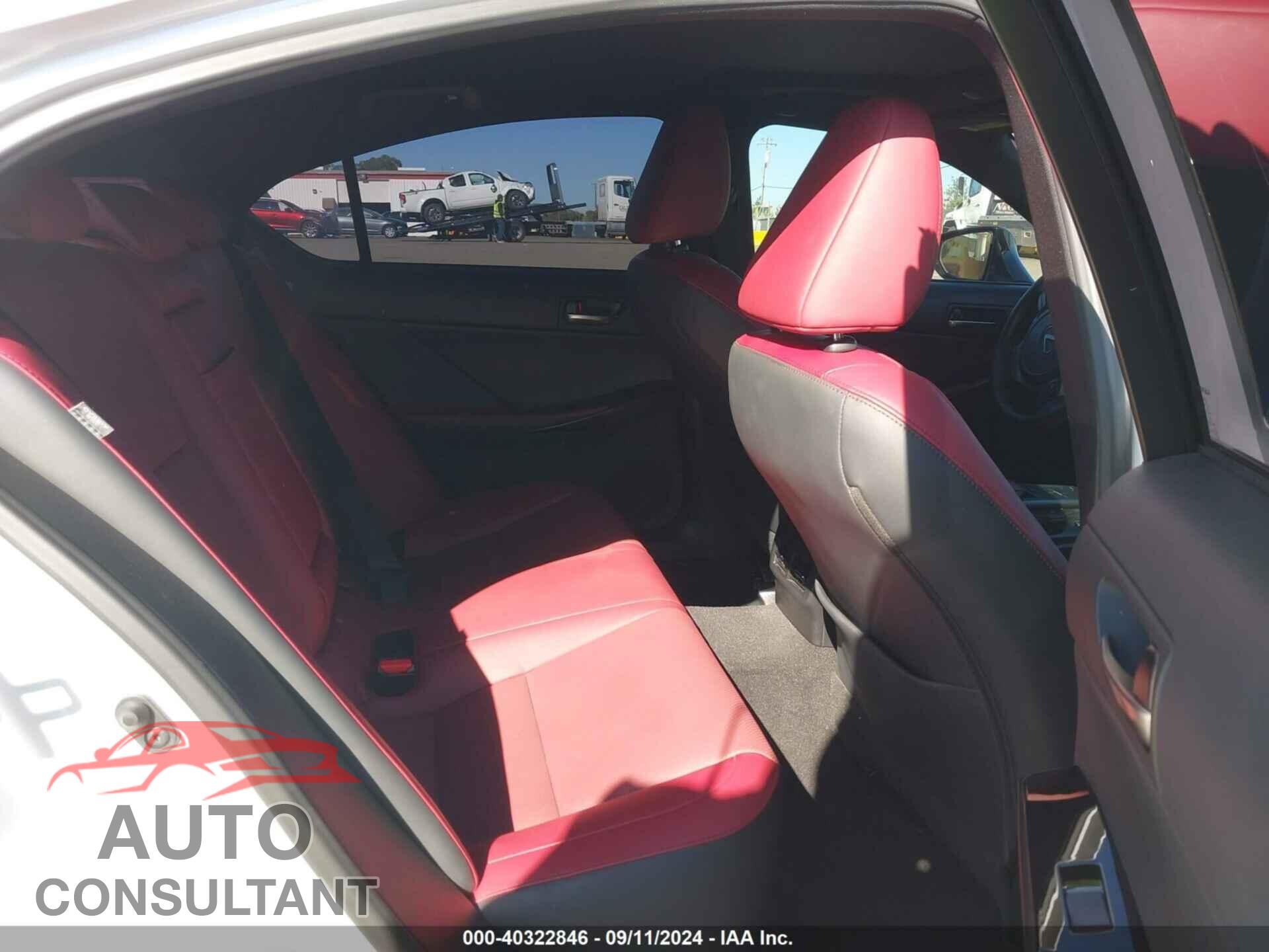 LEXUS IS 300 2021 - JTHCA1D20M5117113